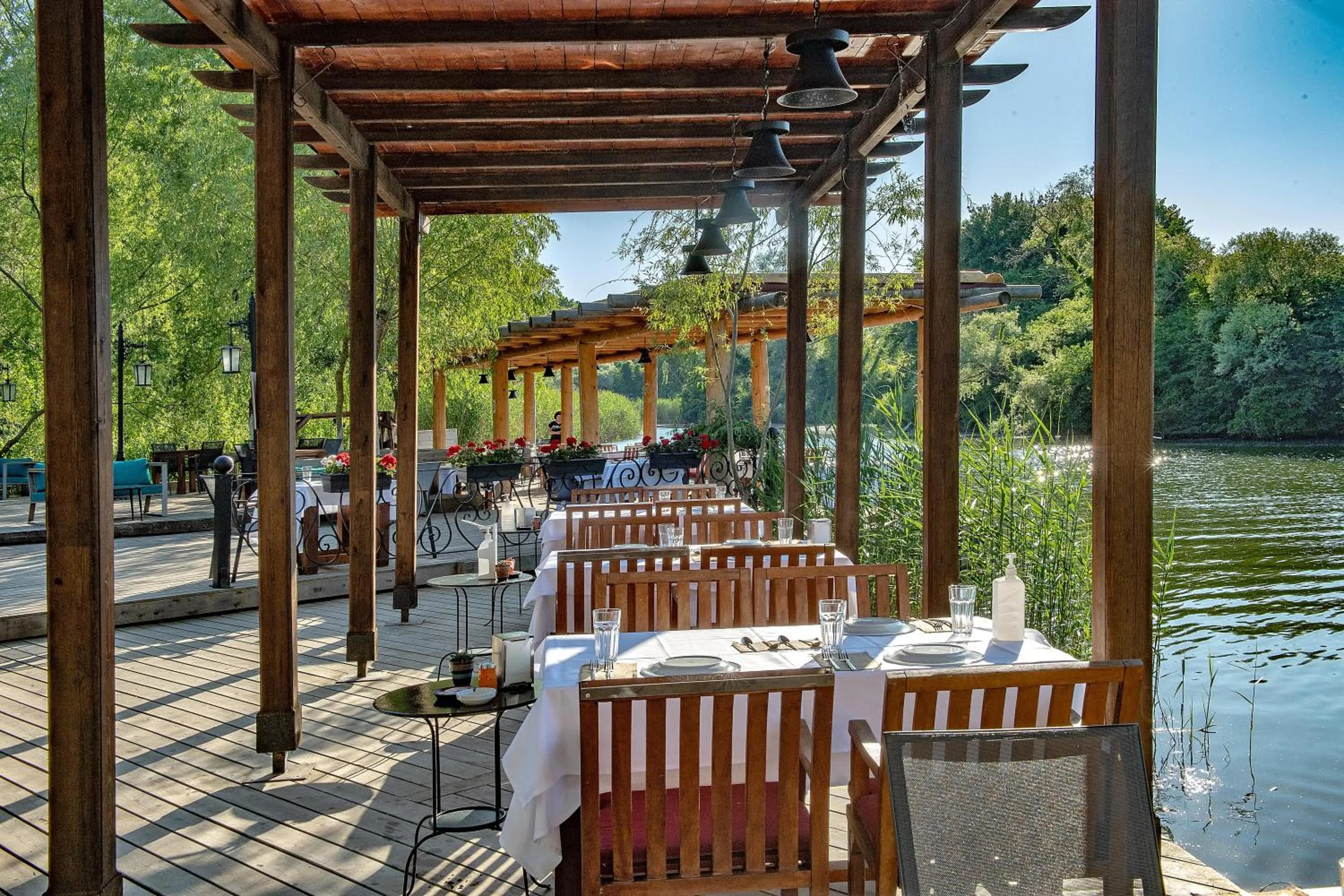 Restaurant/places to eat in Wineport Lodge Agva Riverside Hotel & Winery