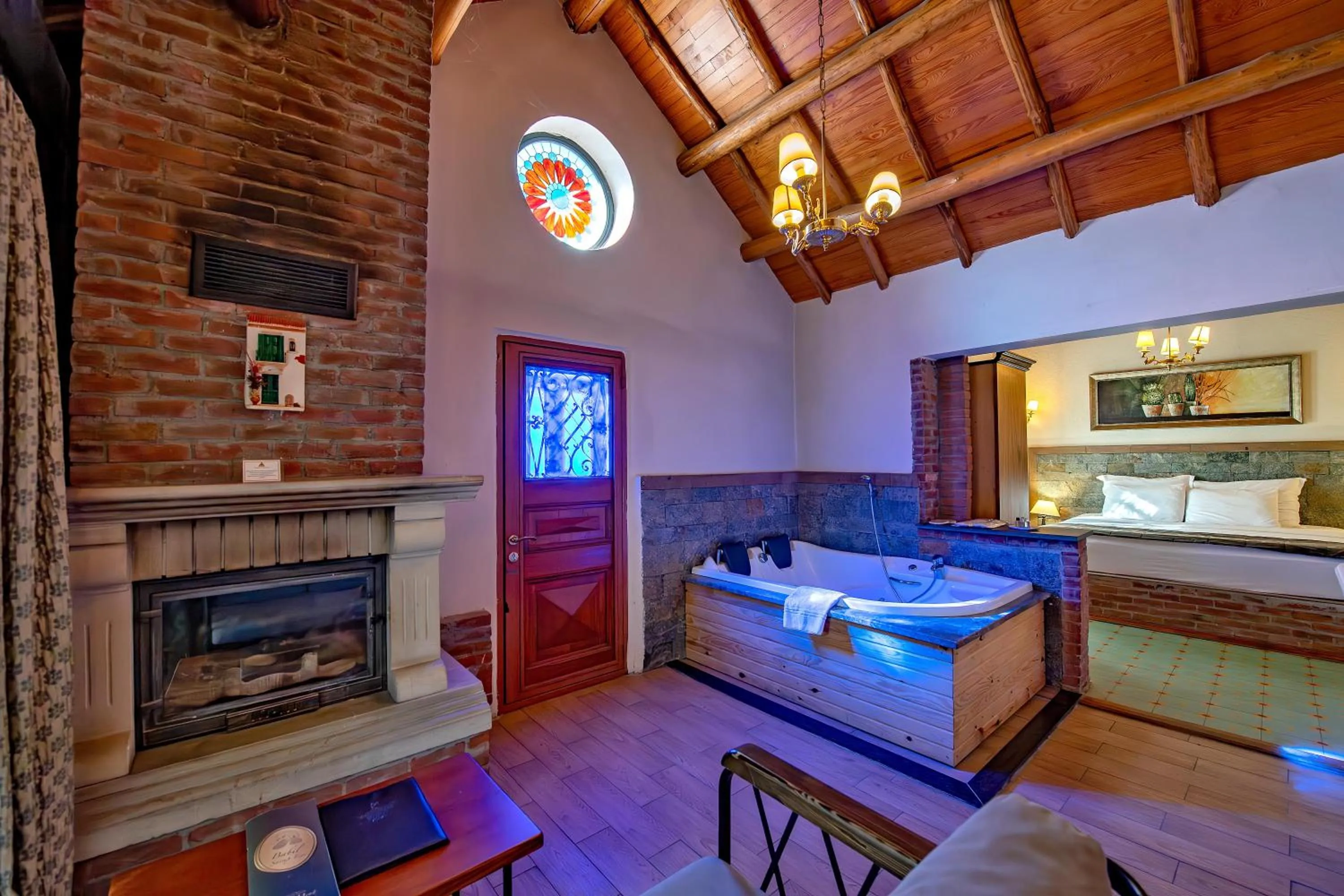 Hot Tub in Wineport Lodge Agva Riverside Hotel & Winery