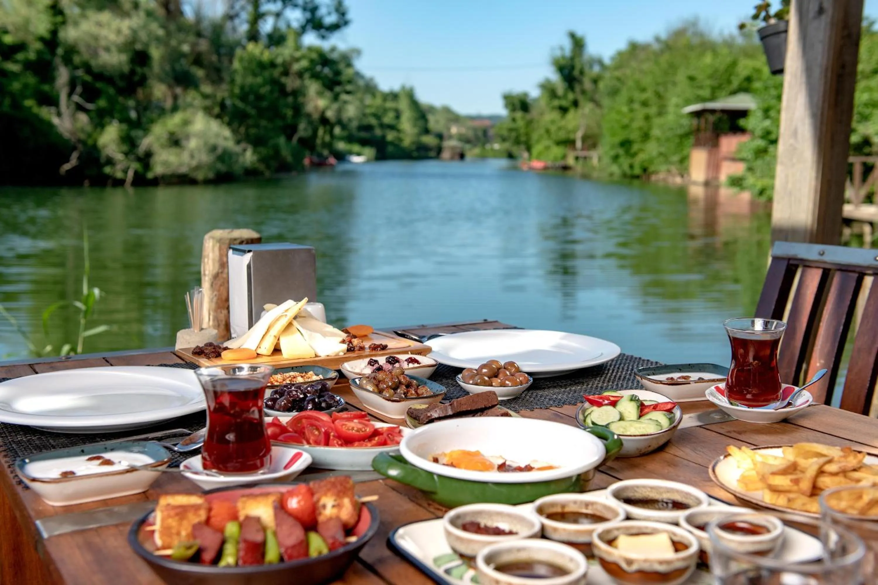 Restaurant/places to eat in Wineport Lodge Agva Riverside Hotel & Winery