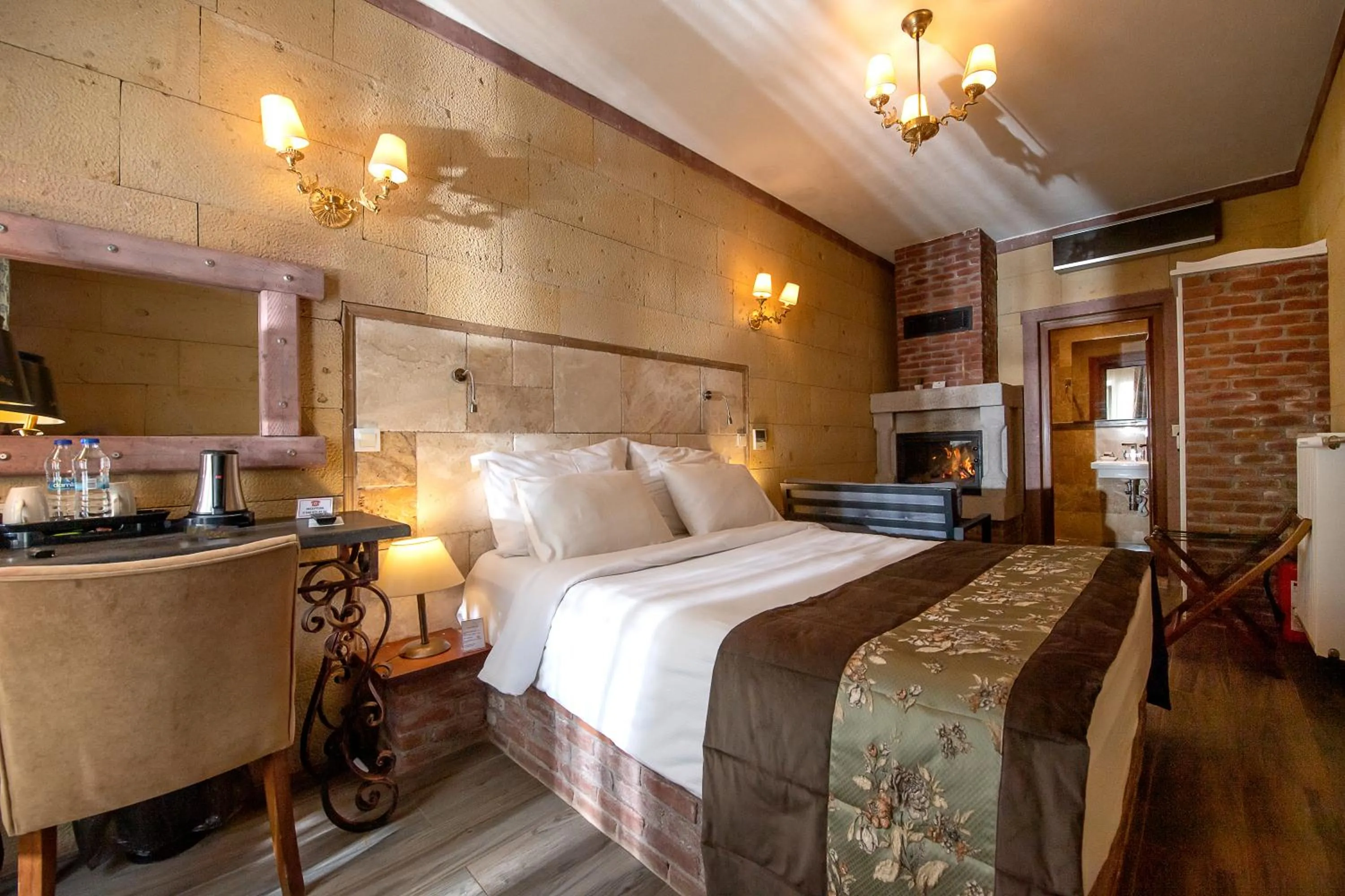 Photo of the whole room, Bed in Wineport Lodge Agva Riverside Hotel & Winery