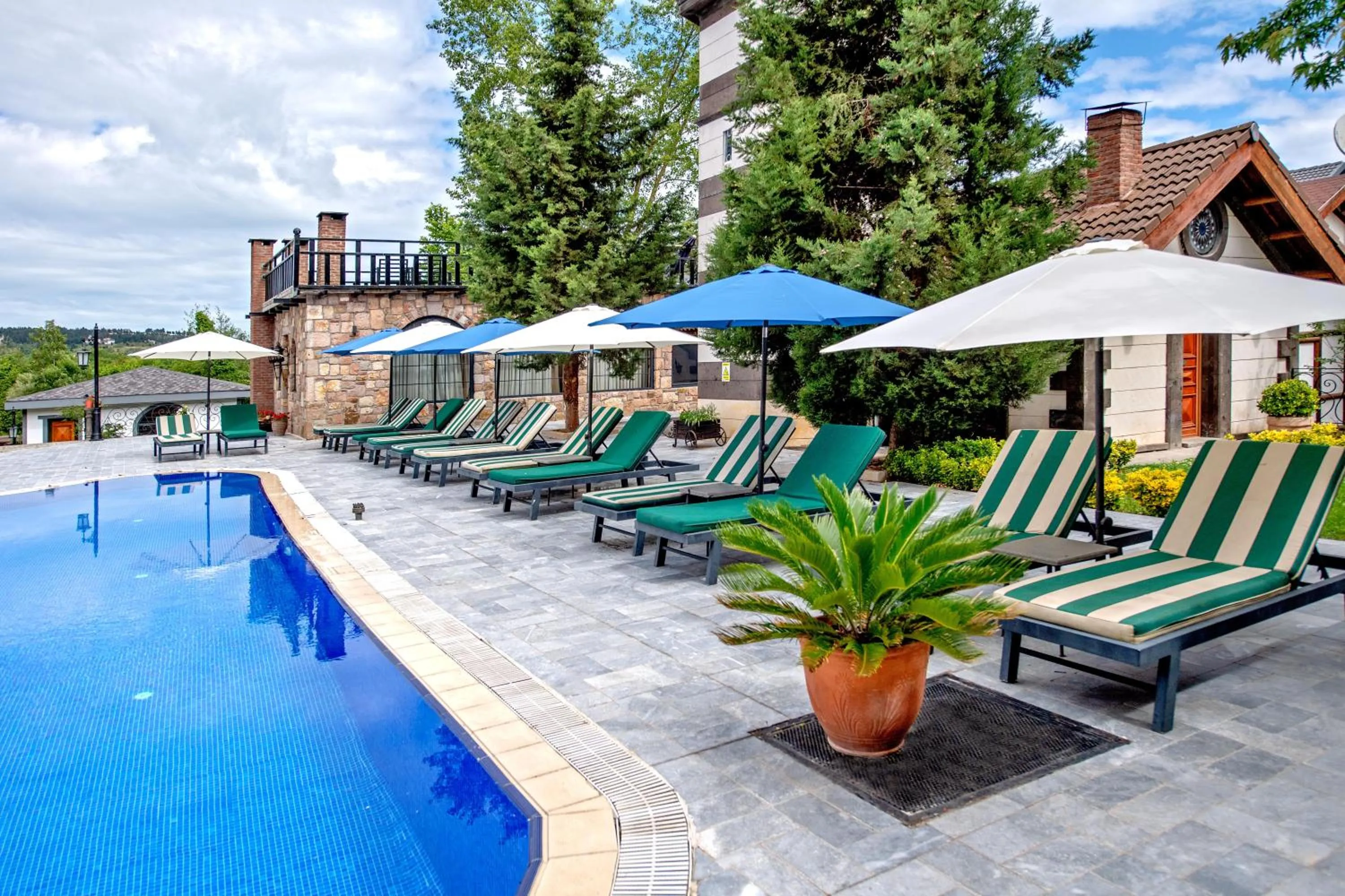 Summer in Wineport Lodge Agva Riverside Hotel & Winery