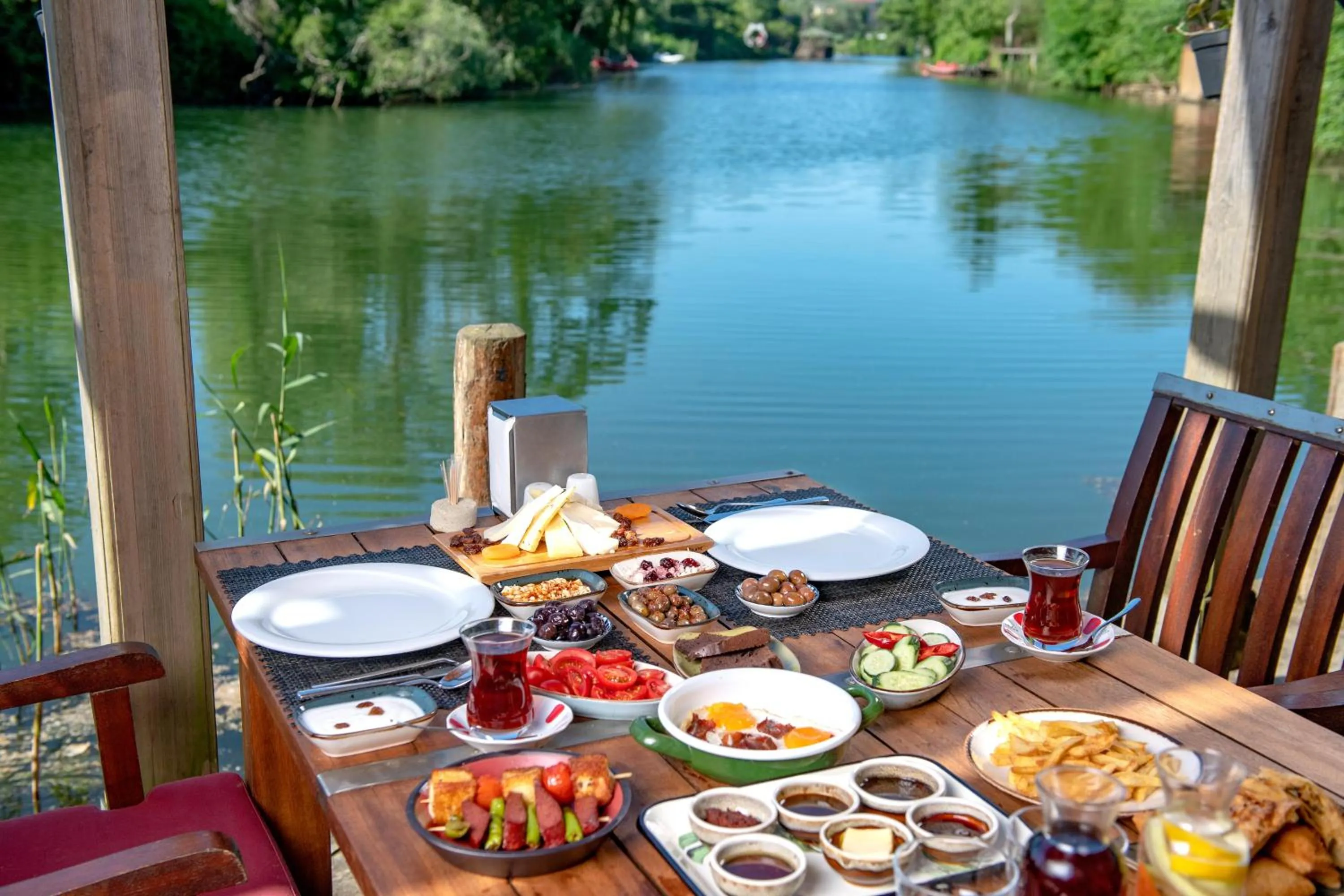 Restaurant/places to eat in Wineport Lodge Agva Riverside Hotel & Winery