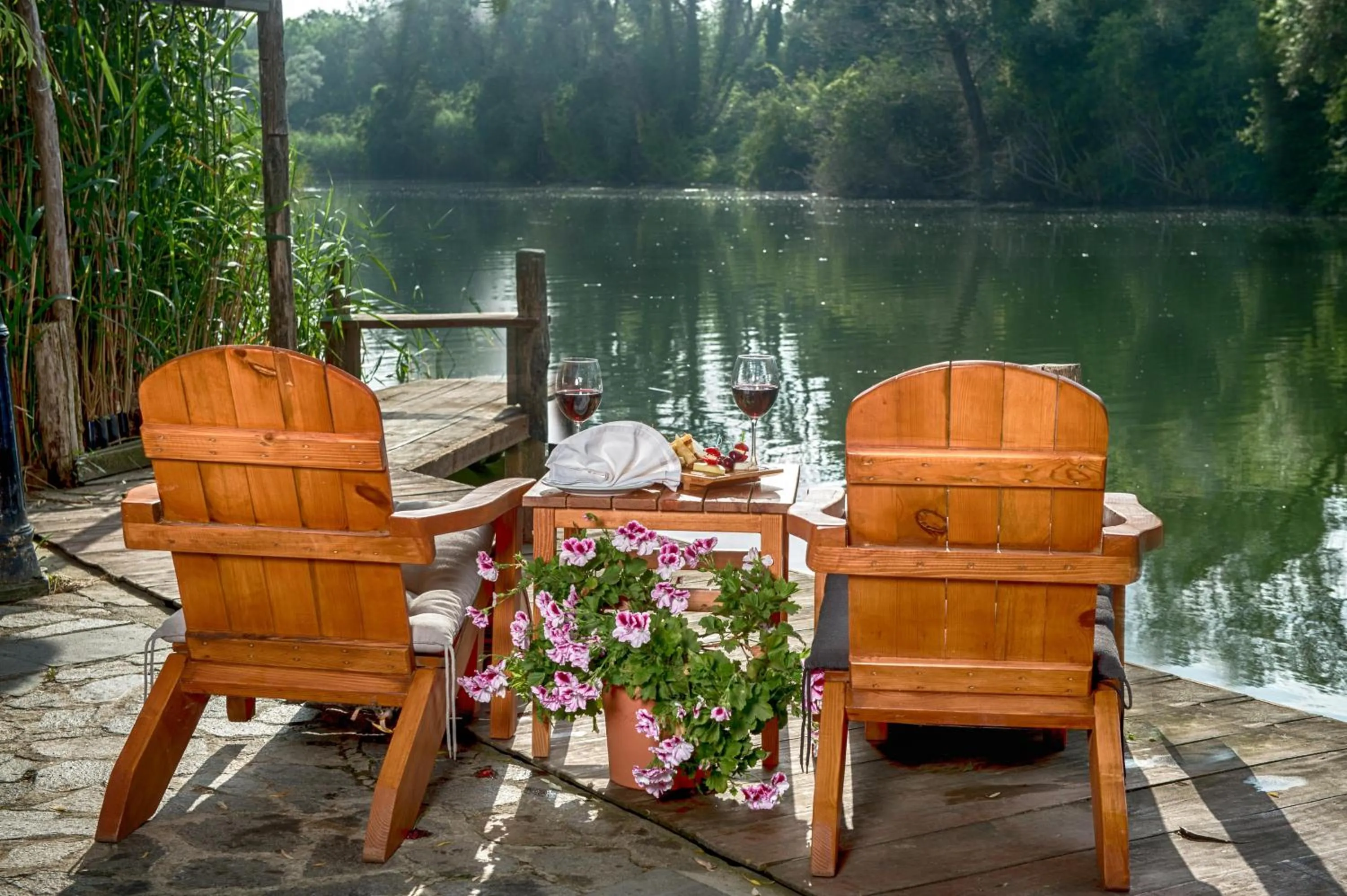 Spring in Wineport Lodge Agva Riverside Hotel & Winery