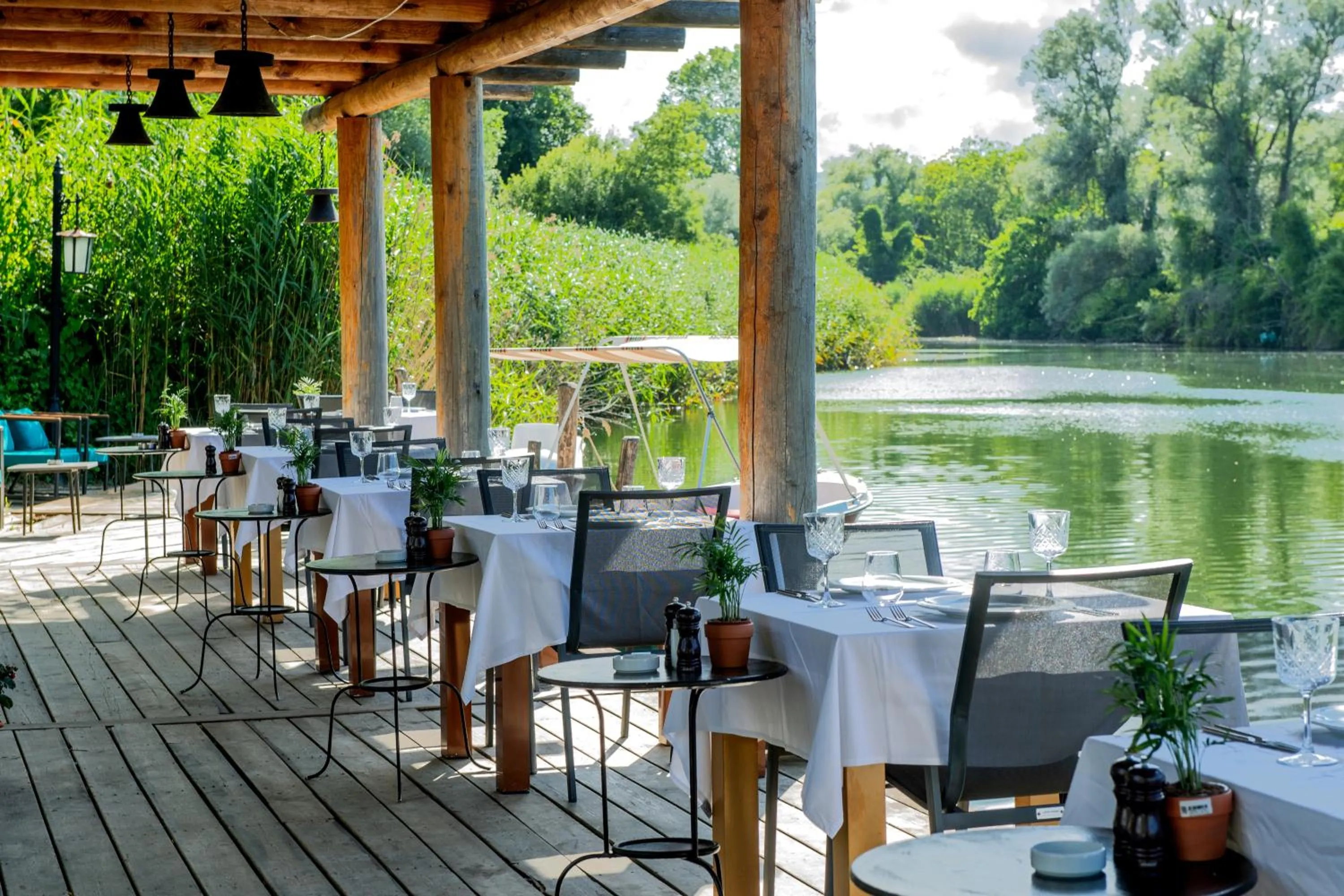 Restaurant/places to eat in Wineport Lodge Agva Riverside Hotel & Winery