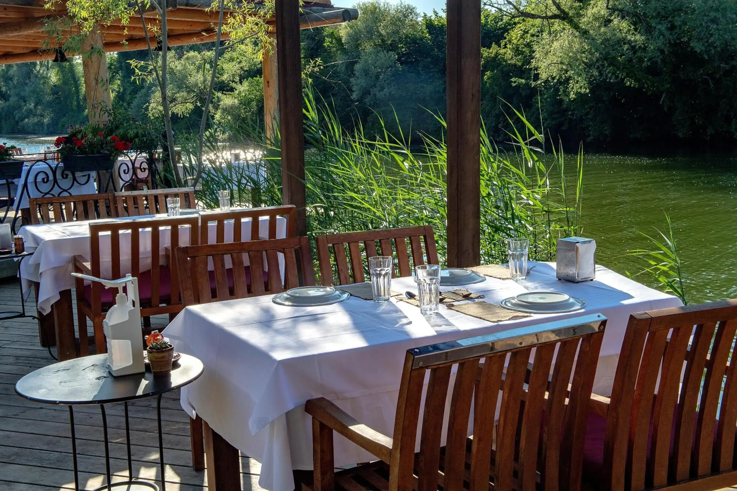 Restaurant/places to eat in Wineport Lodge Agva Riverside Hotel & Winery Restaurant/places to eat in Wineport Lodge Agva Riverside Hotel & Winery