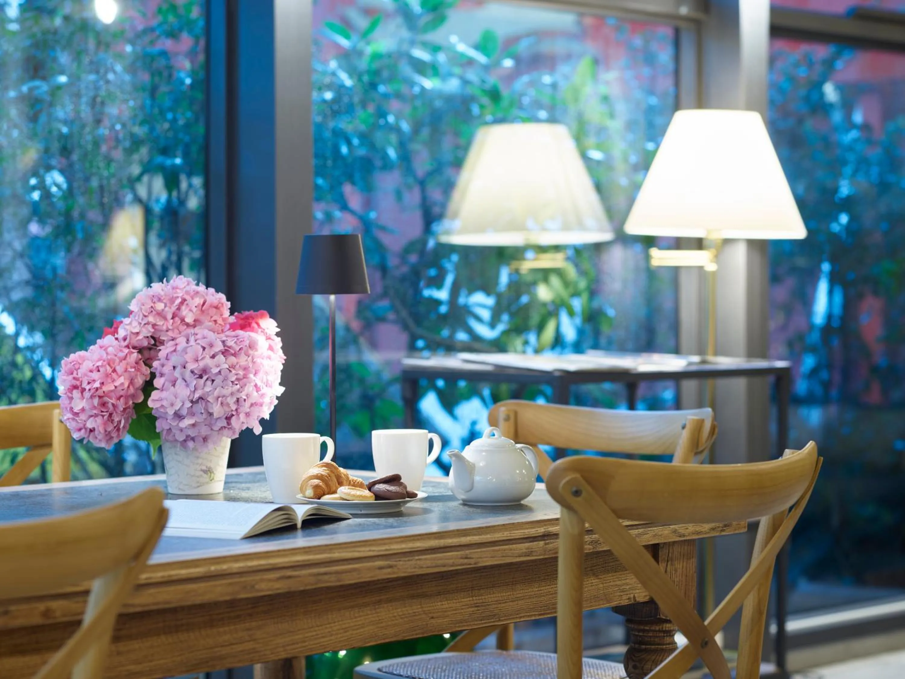 Coffee/tea facilities in Hotel America