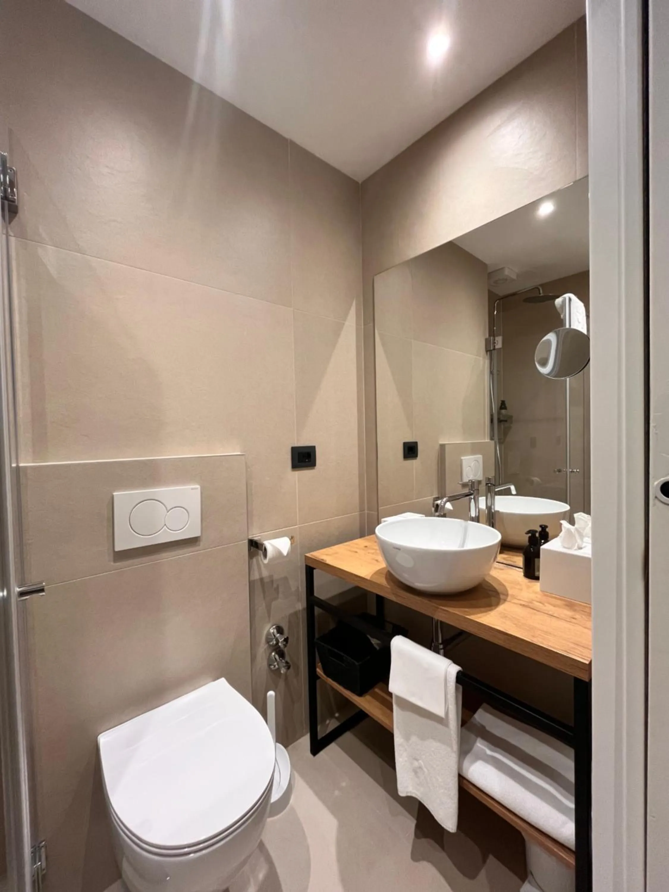 Bathroom in Hotel America