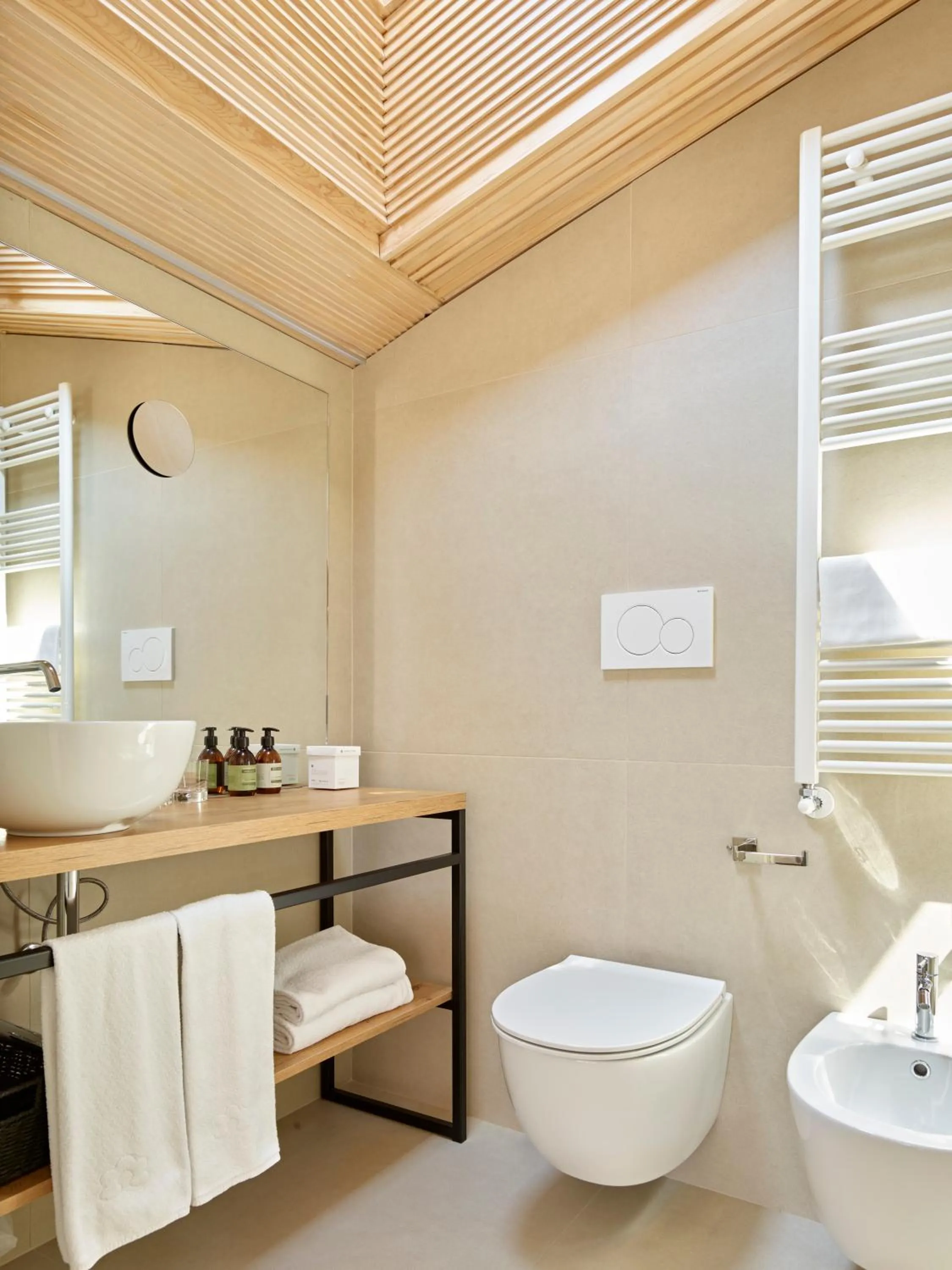 Bathroom in Hotel America