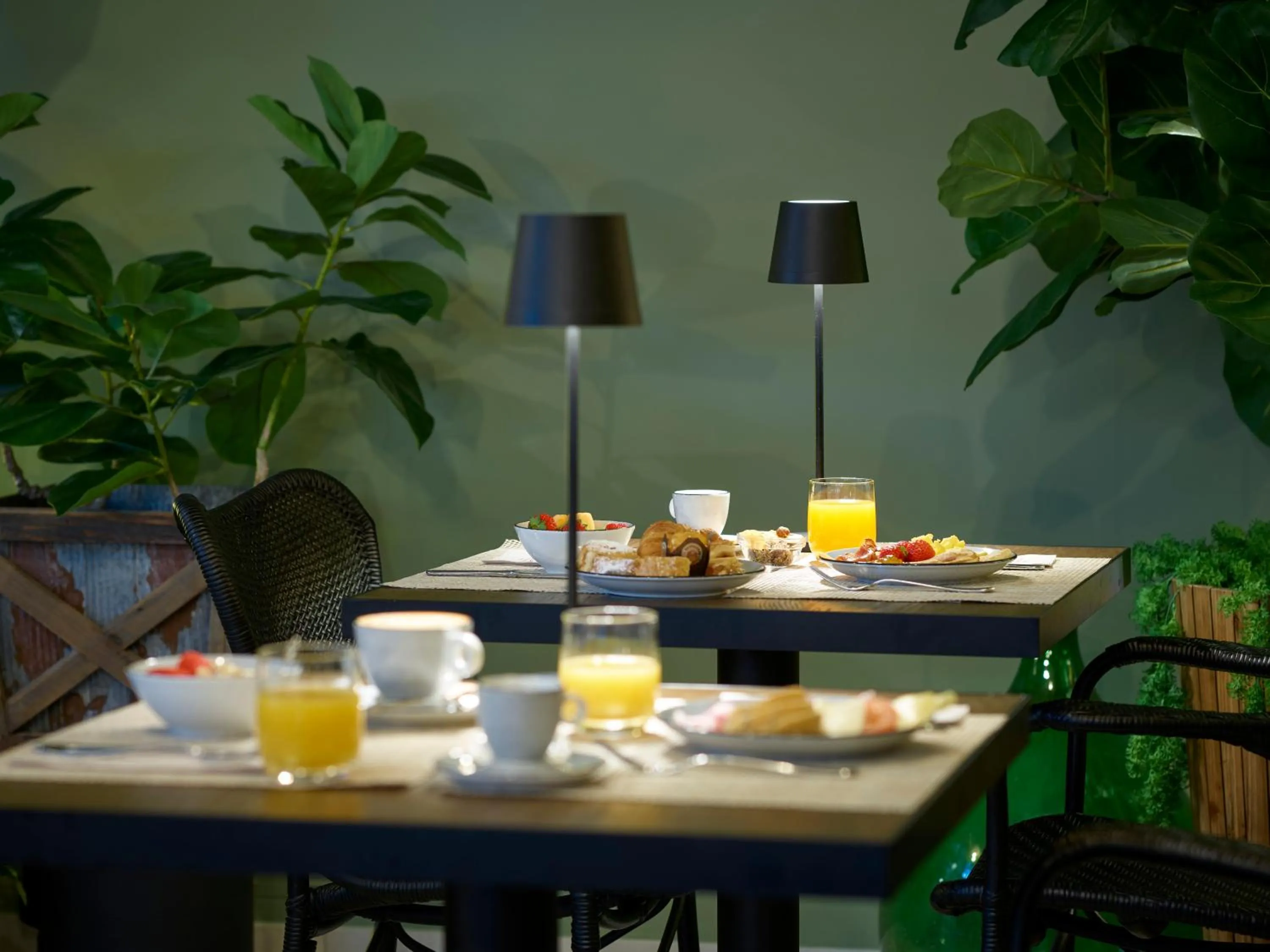 Food in Hotel America