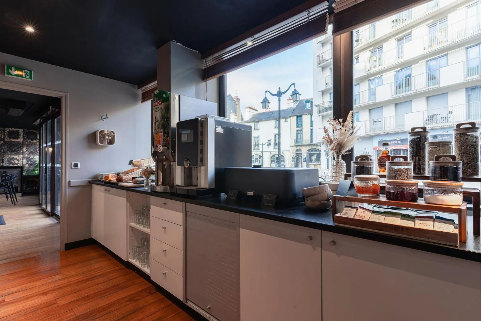 Breakfast in Hotel Des Lices, Rennes Centre