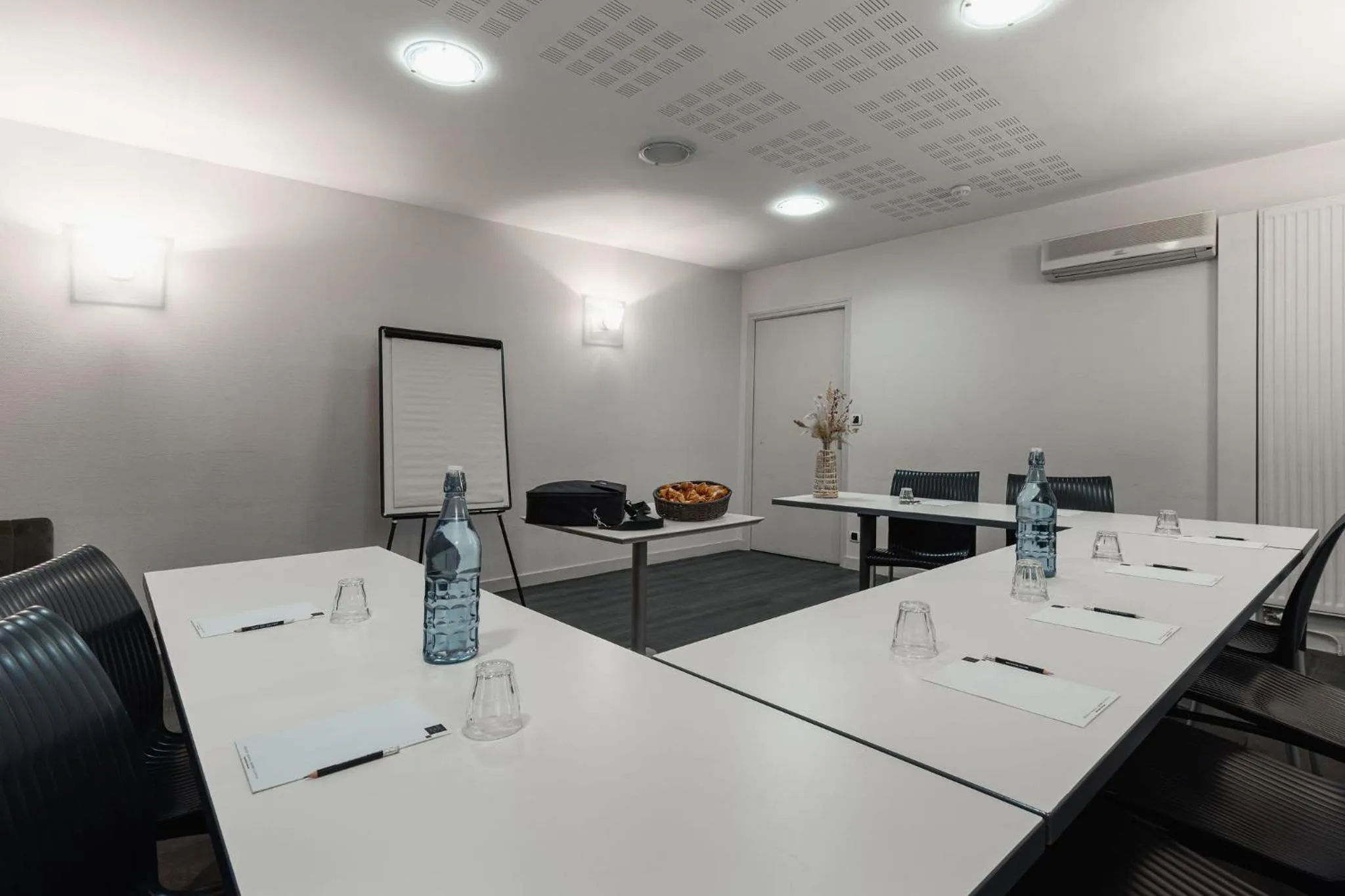 Meeting/conference room in Hotel Des Lices, Rennes Centre