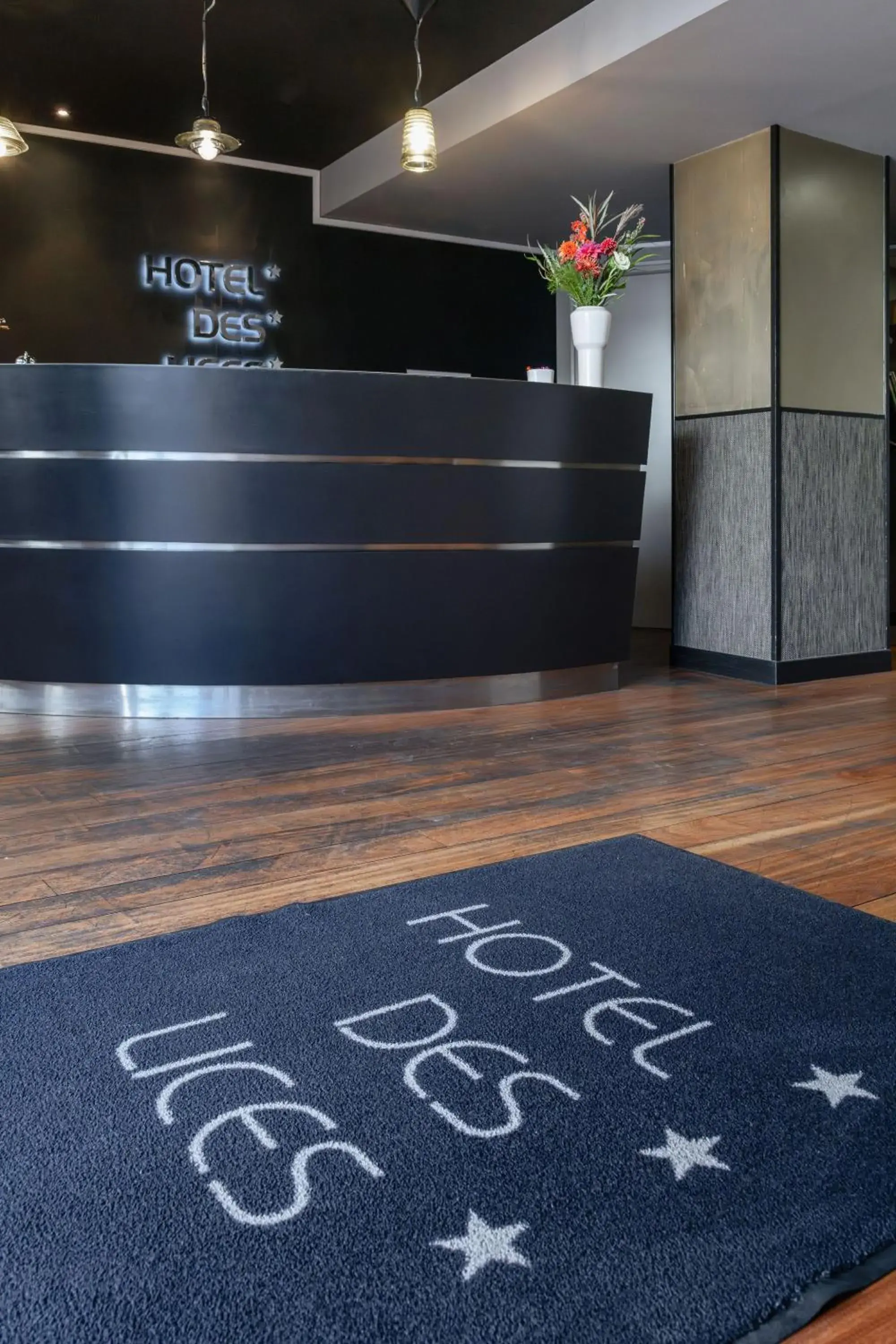 Lobby or reception in Hotel Des Lices, Rennes Centre Lobby or reception in Hotel Des Lices, Rennes Centre