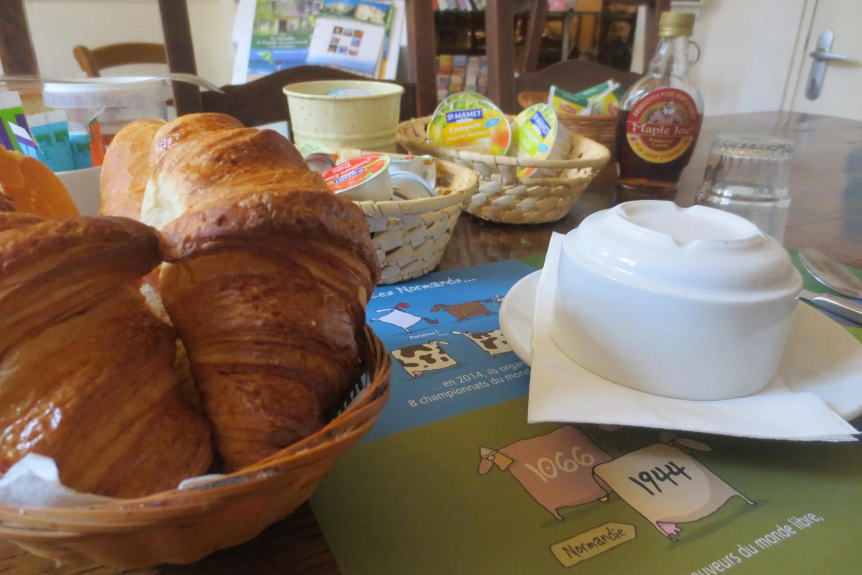 Food and drinks in Hotel Saint Etienne