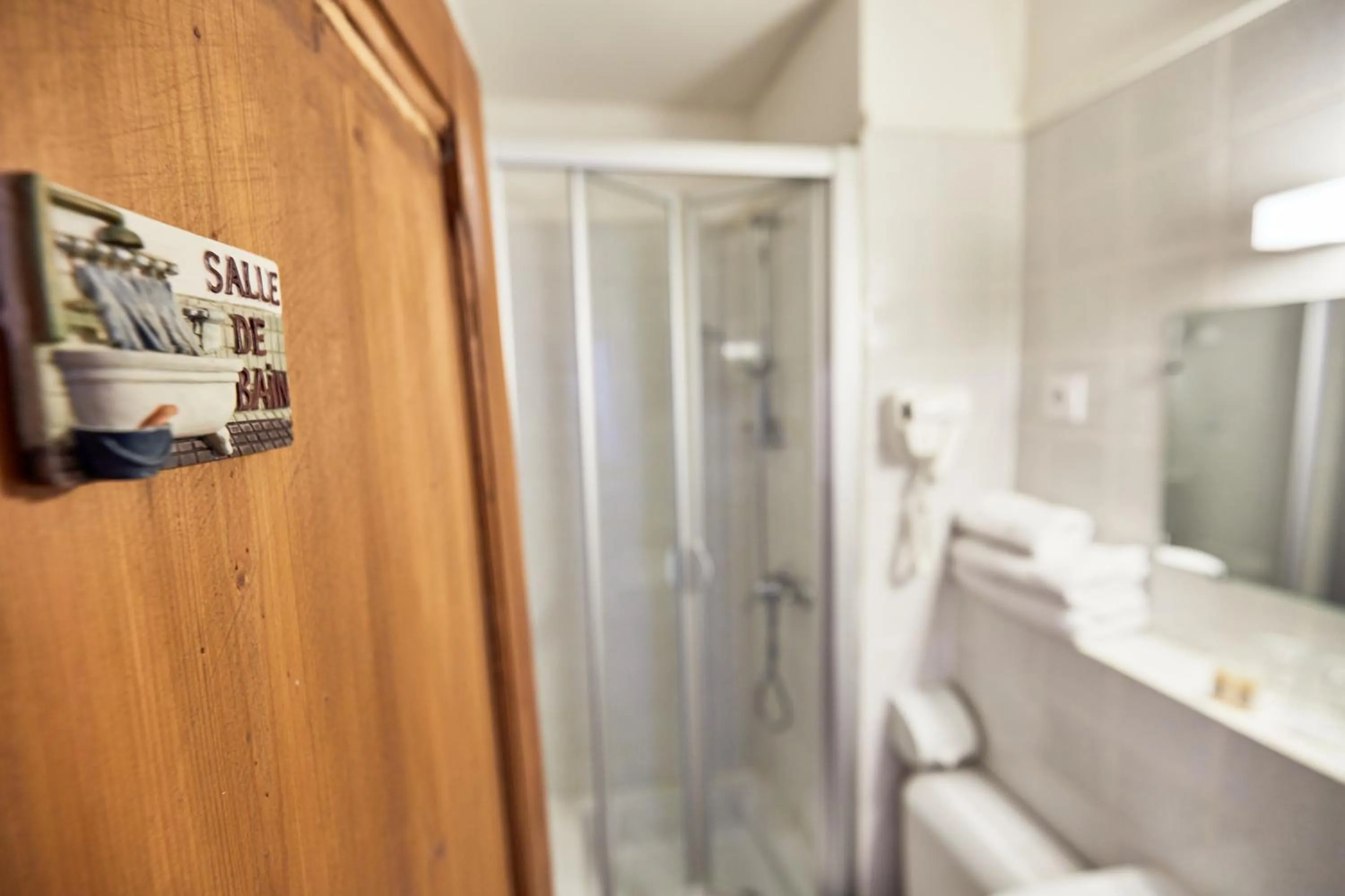 Bathroom in Hotel Saint Etienne