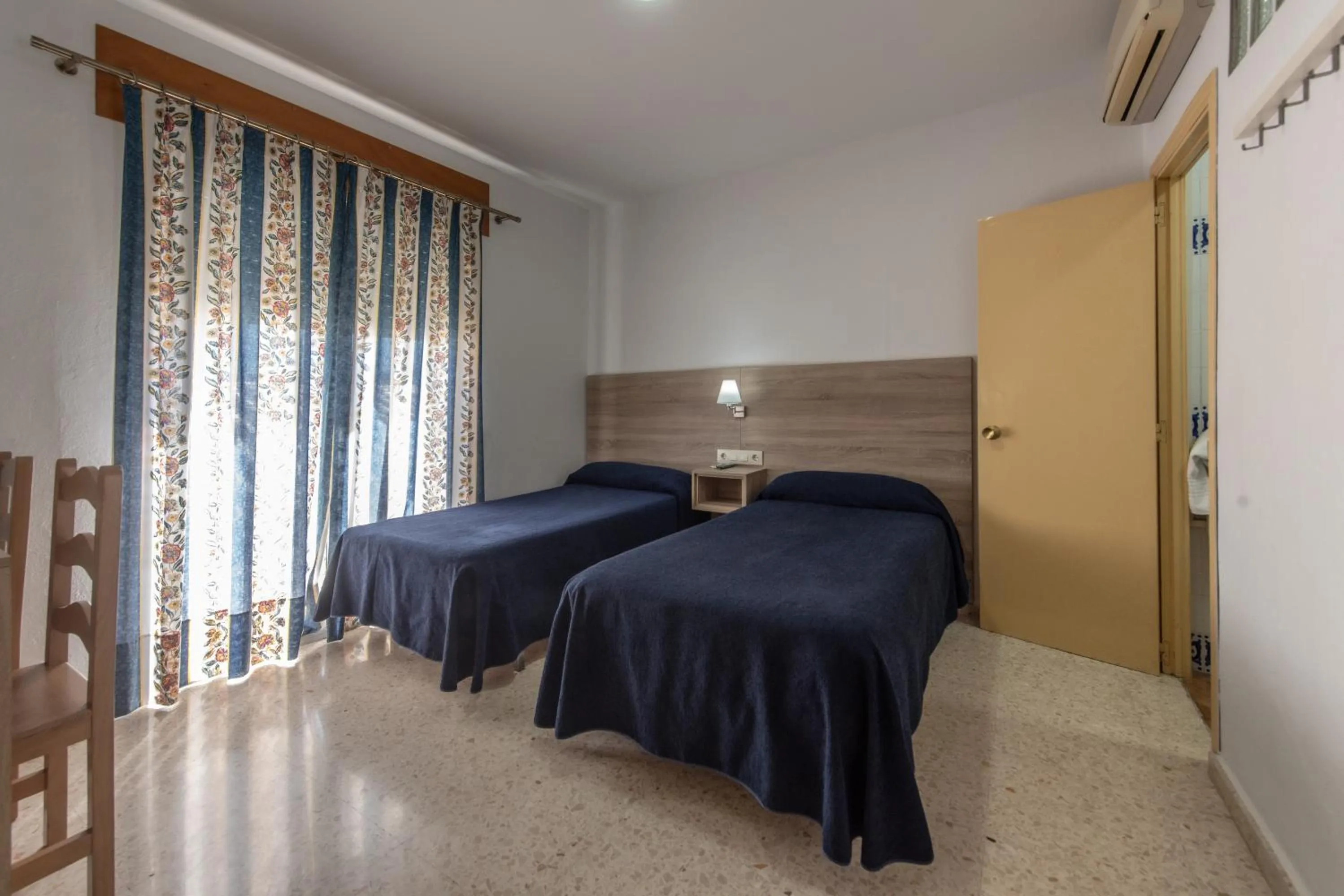 Photo of the whole room, Bed in Hotel San Andres