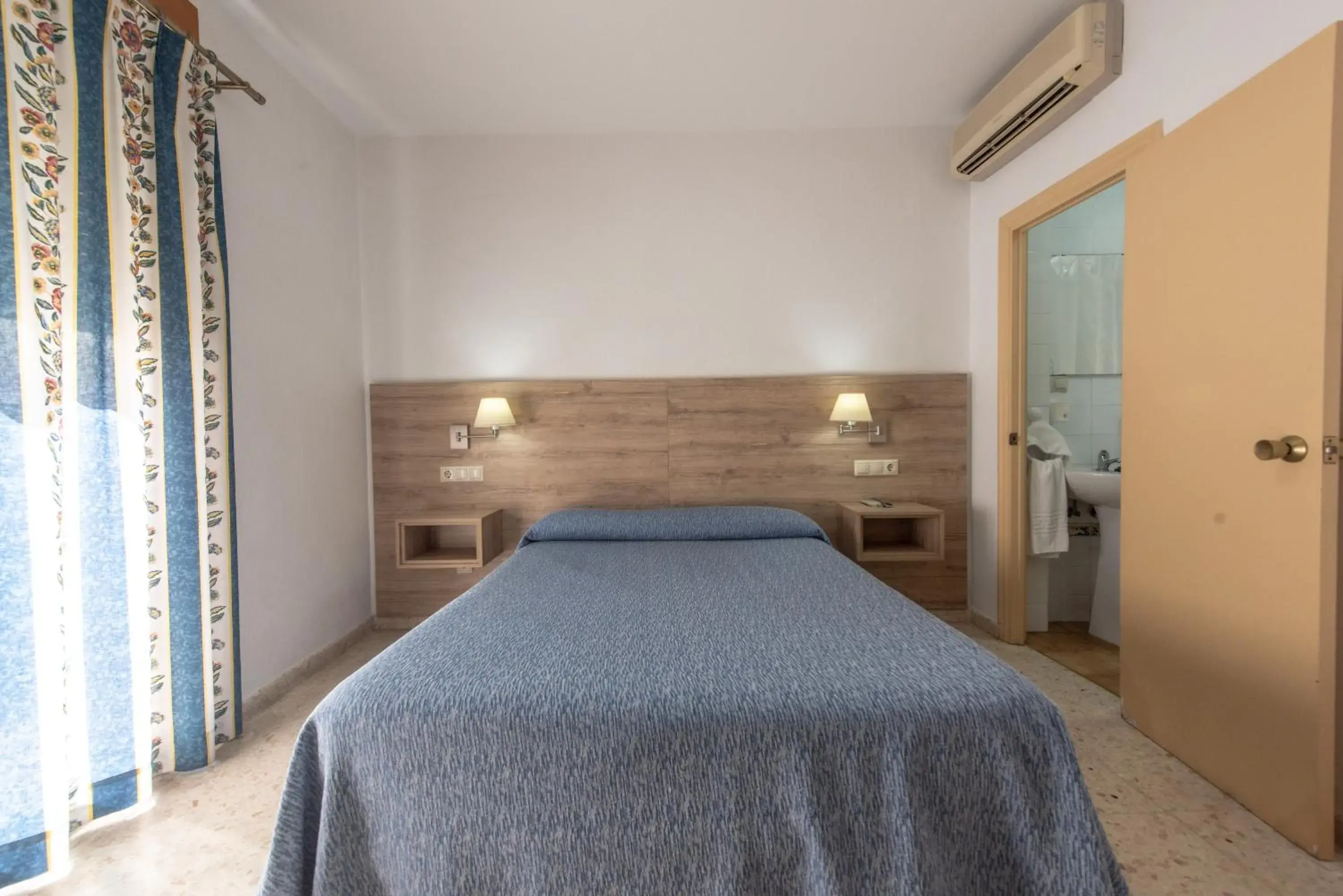 Photo of the whole room, Bed in Hotel San Andres Photo of the whole room, Bed in Hotel San Andres