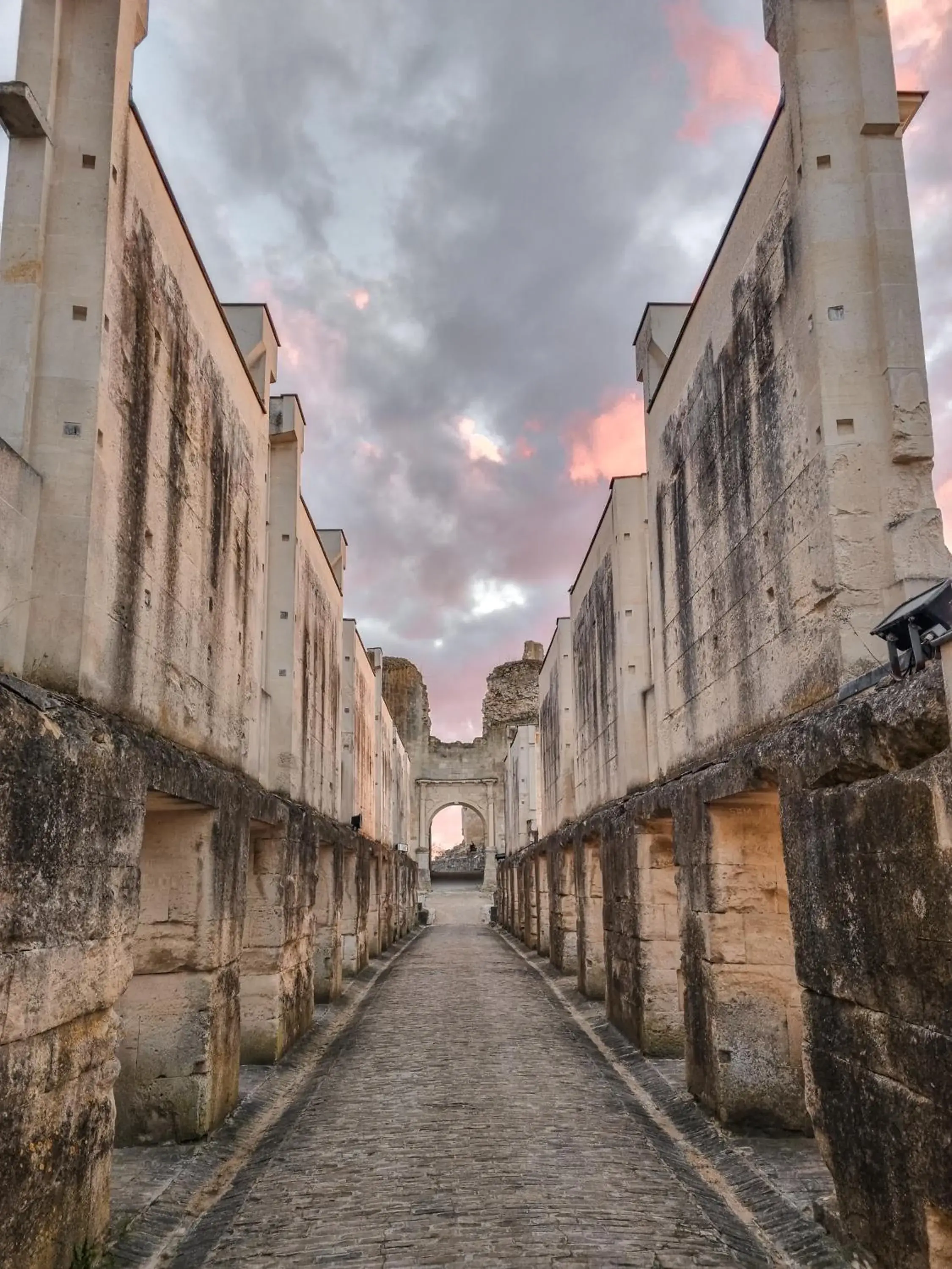Property building in Chateau De Fere Property building in Chateau De Fere
