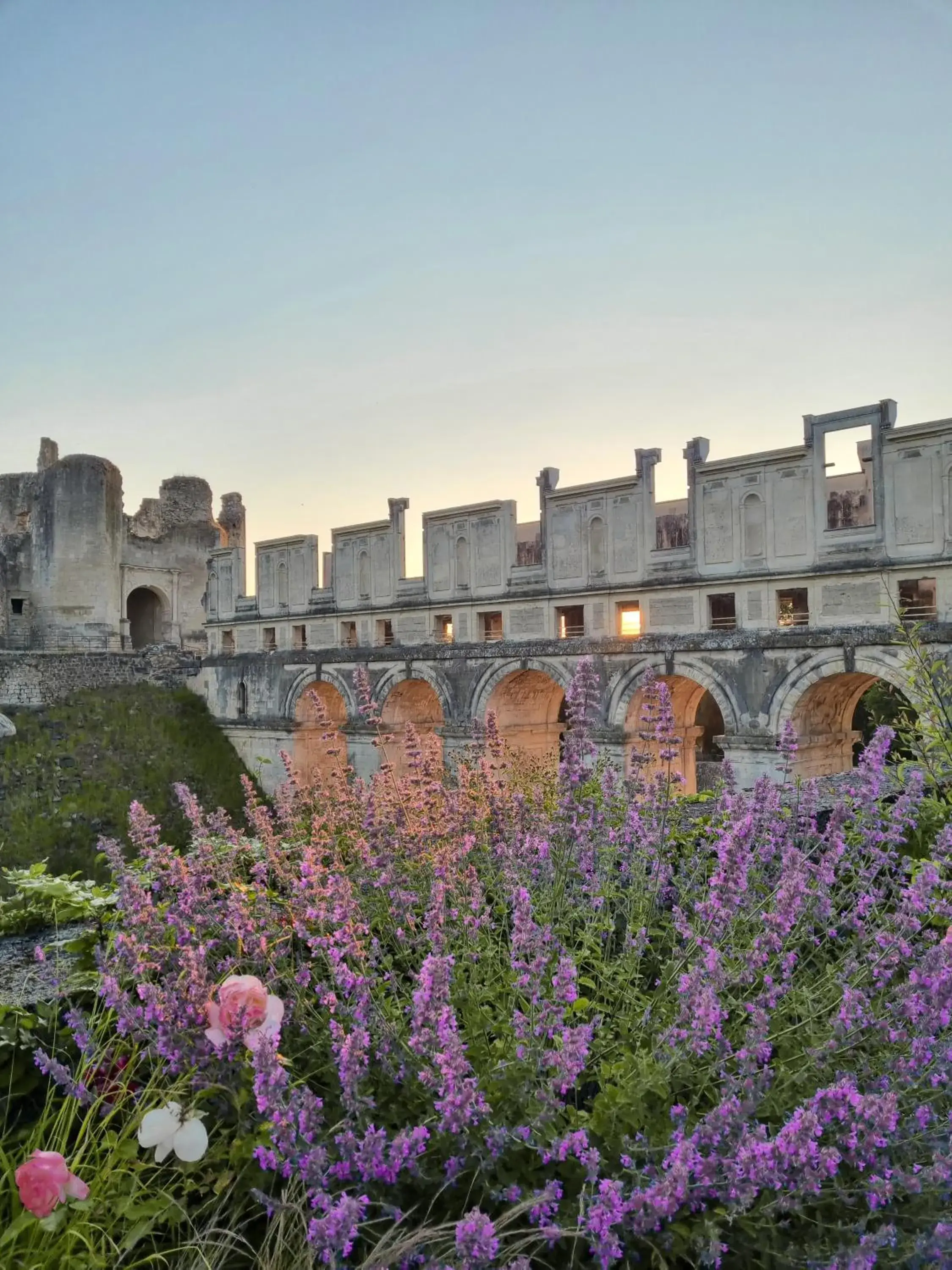 Property building in Chateau De Fere Property building in Chateau De Fere