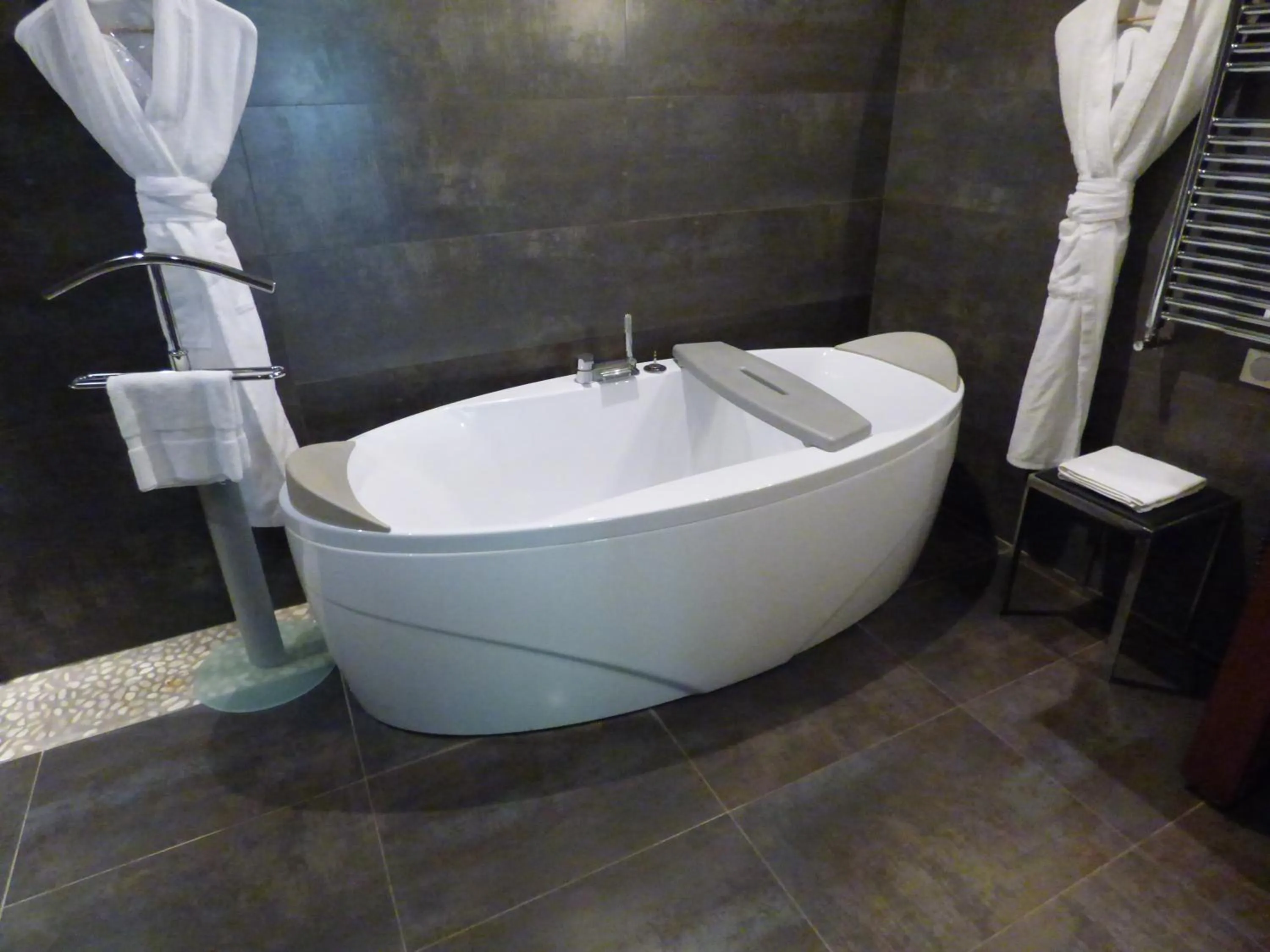 Bath in Chateau De Fere