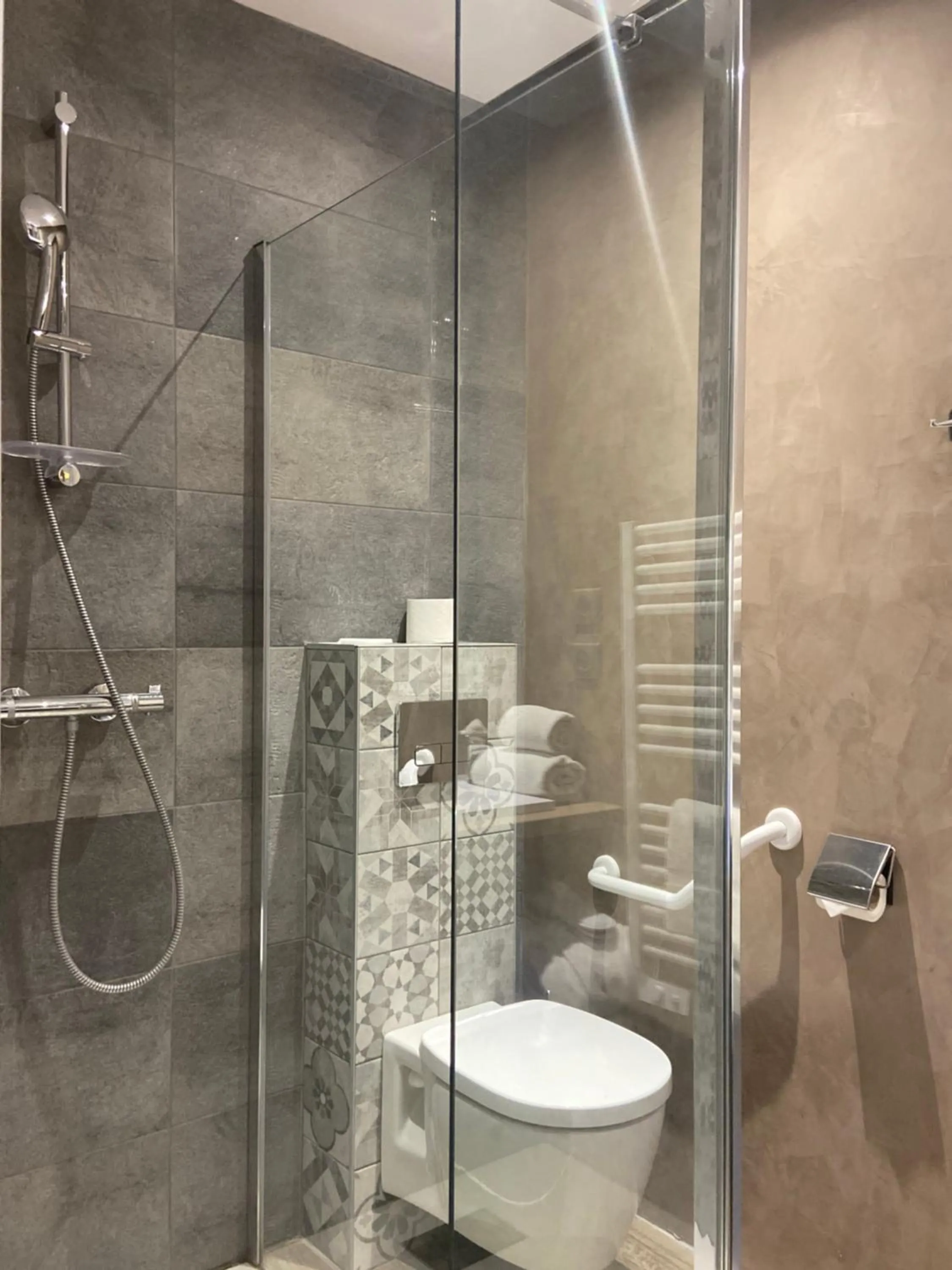 Shower in Chateau De Fere