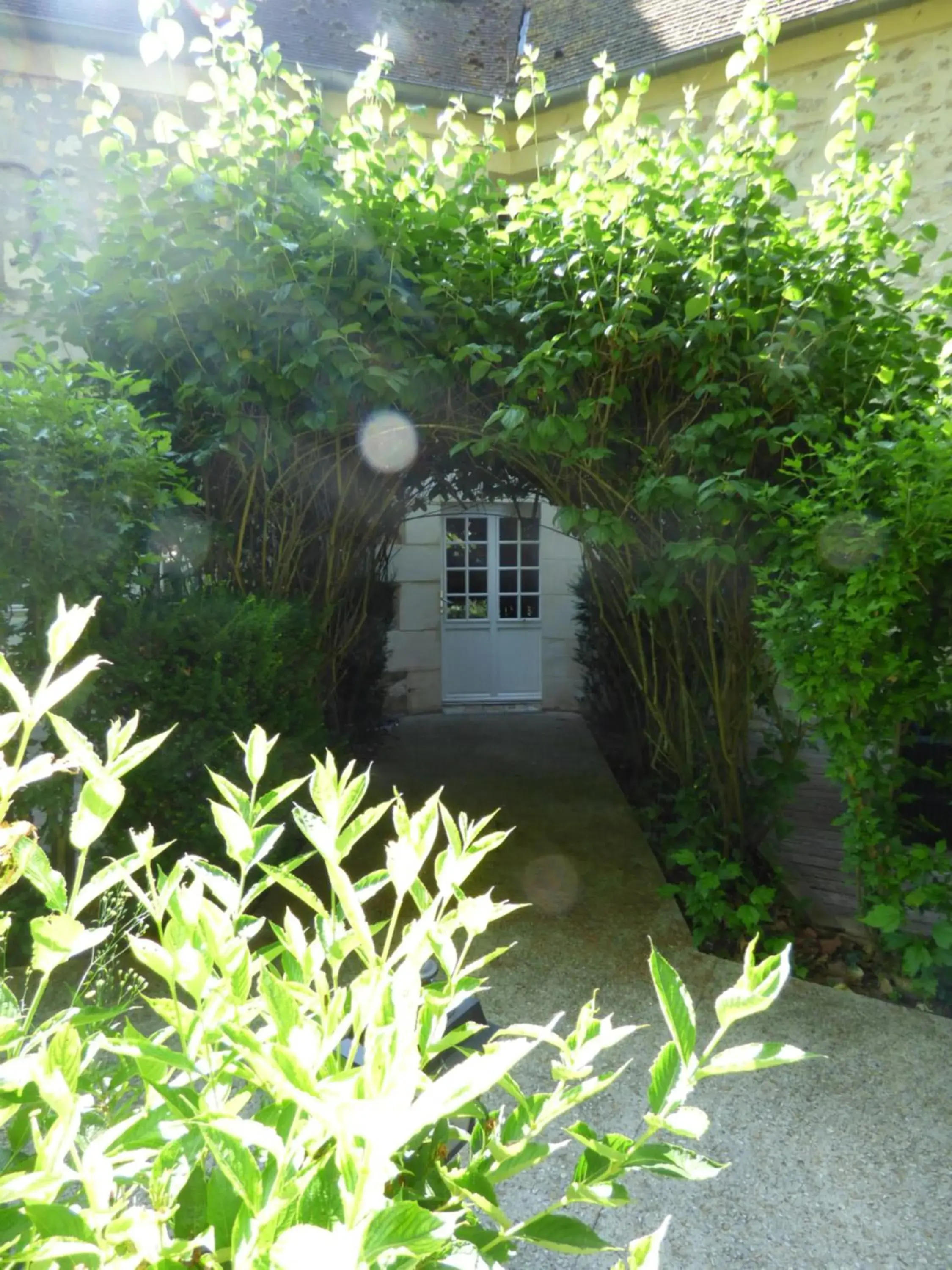 Property building in Chateau De Fere Property building in Chateau De Fere