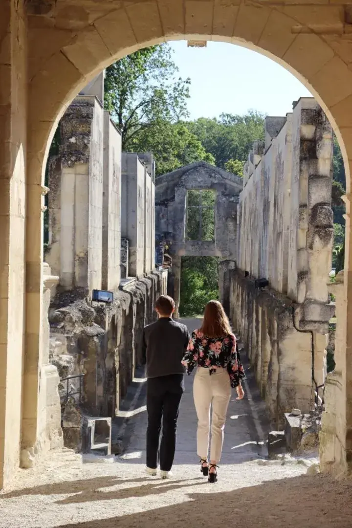 Property building in Chateau De Fere Property building in Chateau De Fere