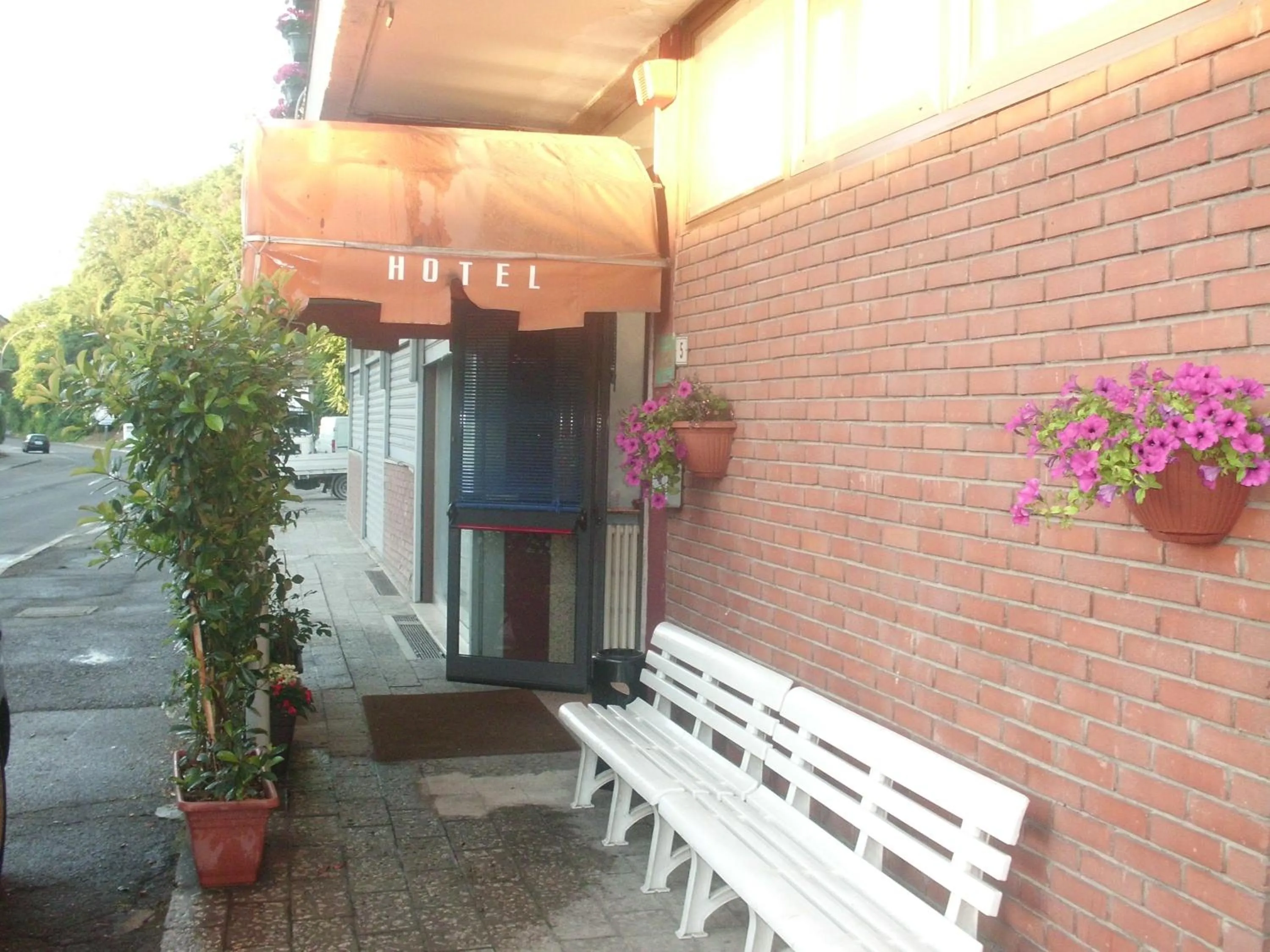 Facade/entrance in Hotel Lombardia