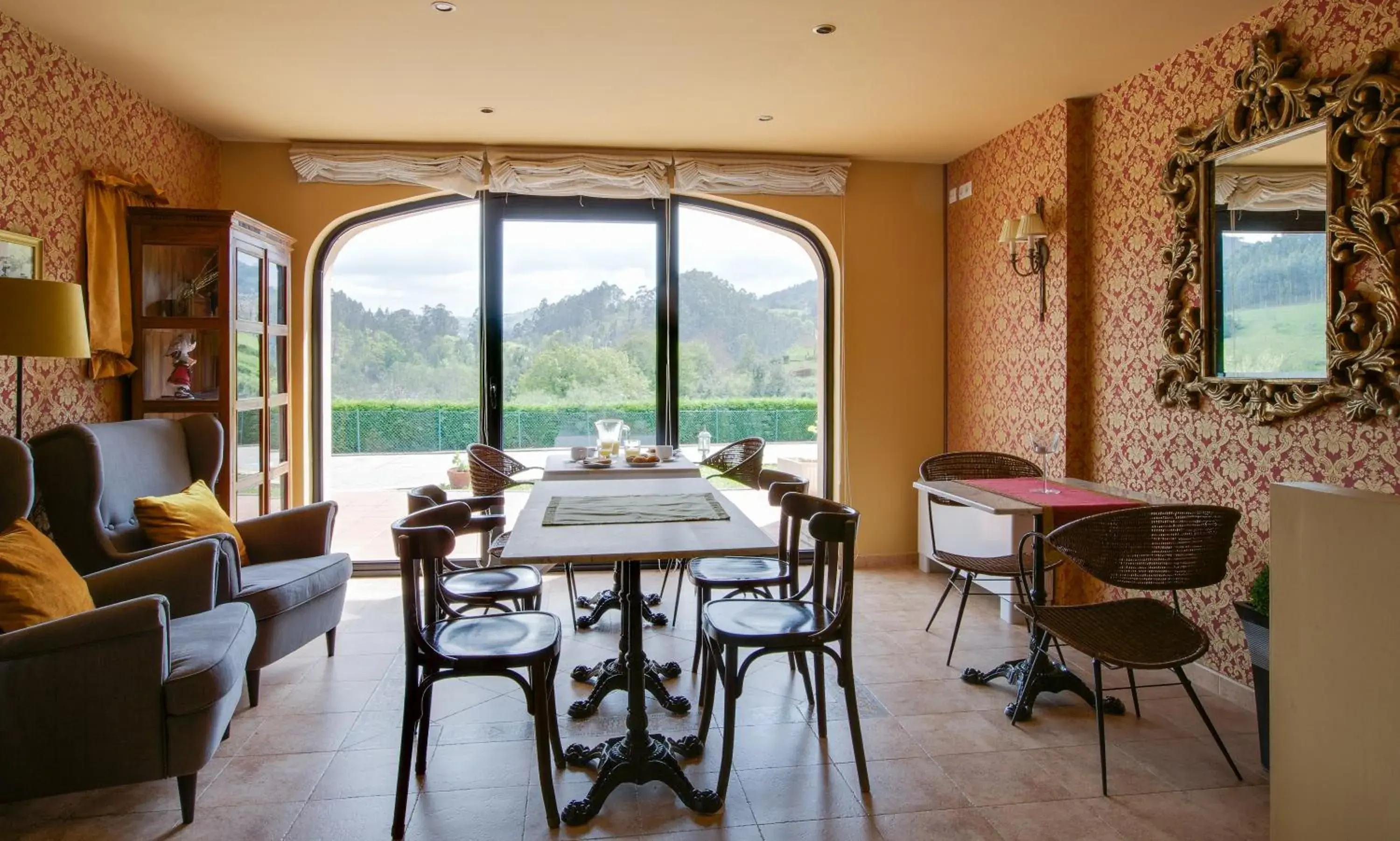 Breakfast in La Casona de la Roza Breakfast in La Casona de la Roza