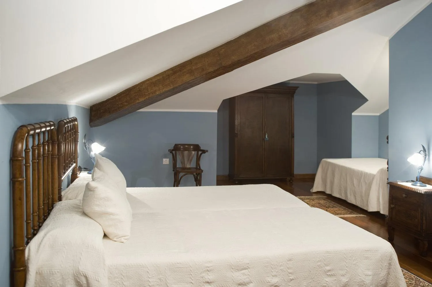 Photo of the whole room, Bed in La Casona de la Roza