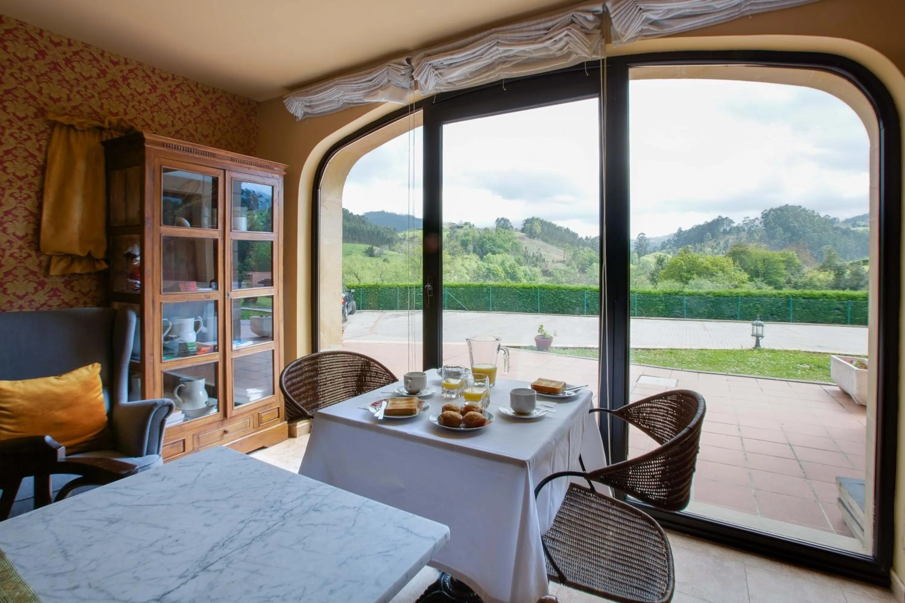 Food and drinks in La Casona de la Roza