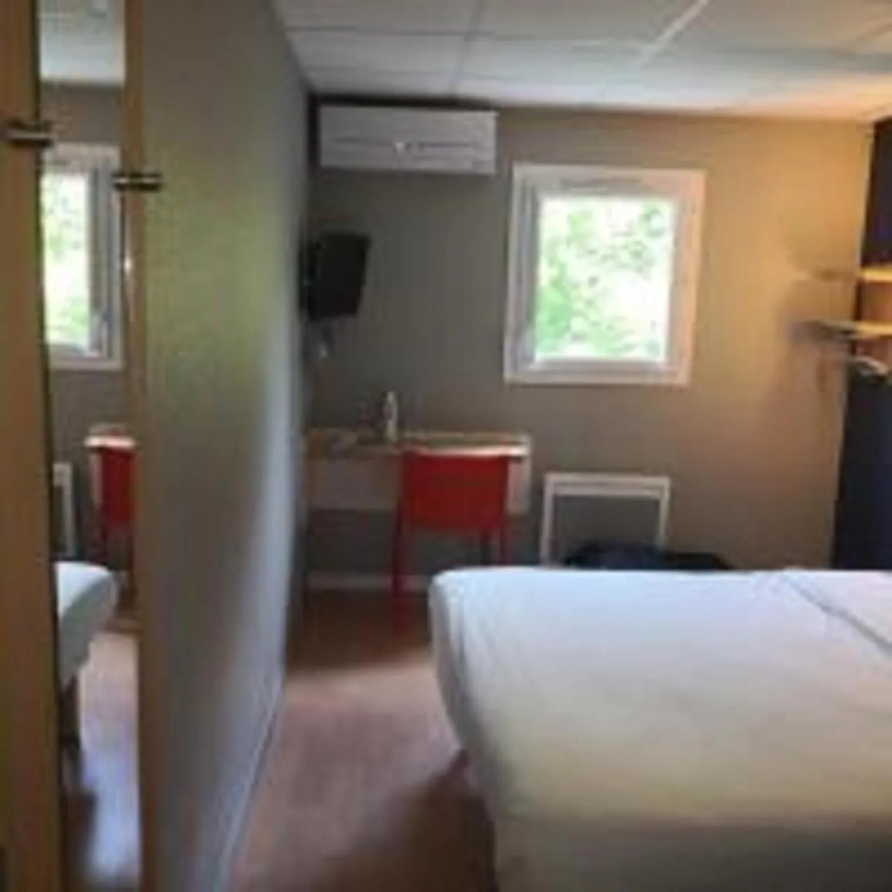 Bedroom, Bed in Ibis Budget Cergy St Christophe
