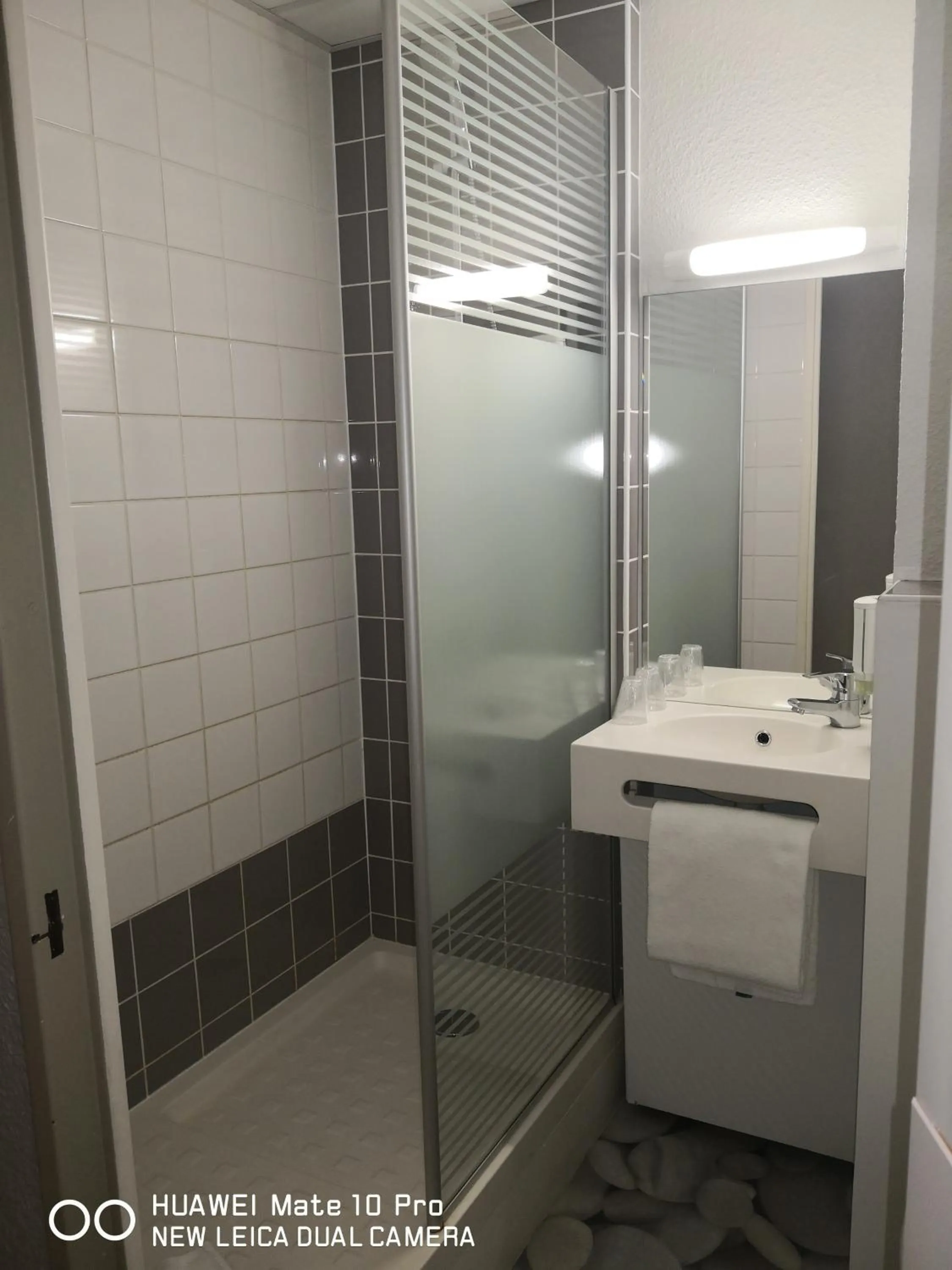 Shower in Ibis Budget Cergy St Christophe