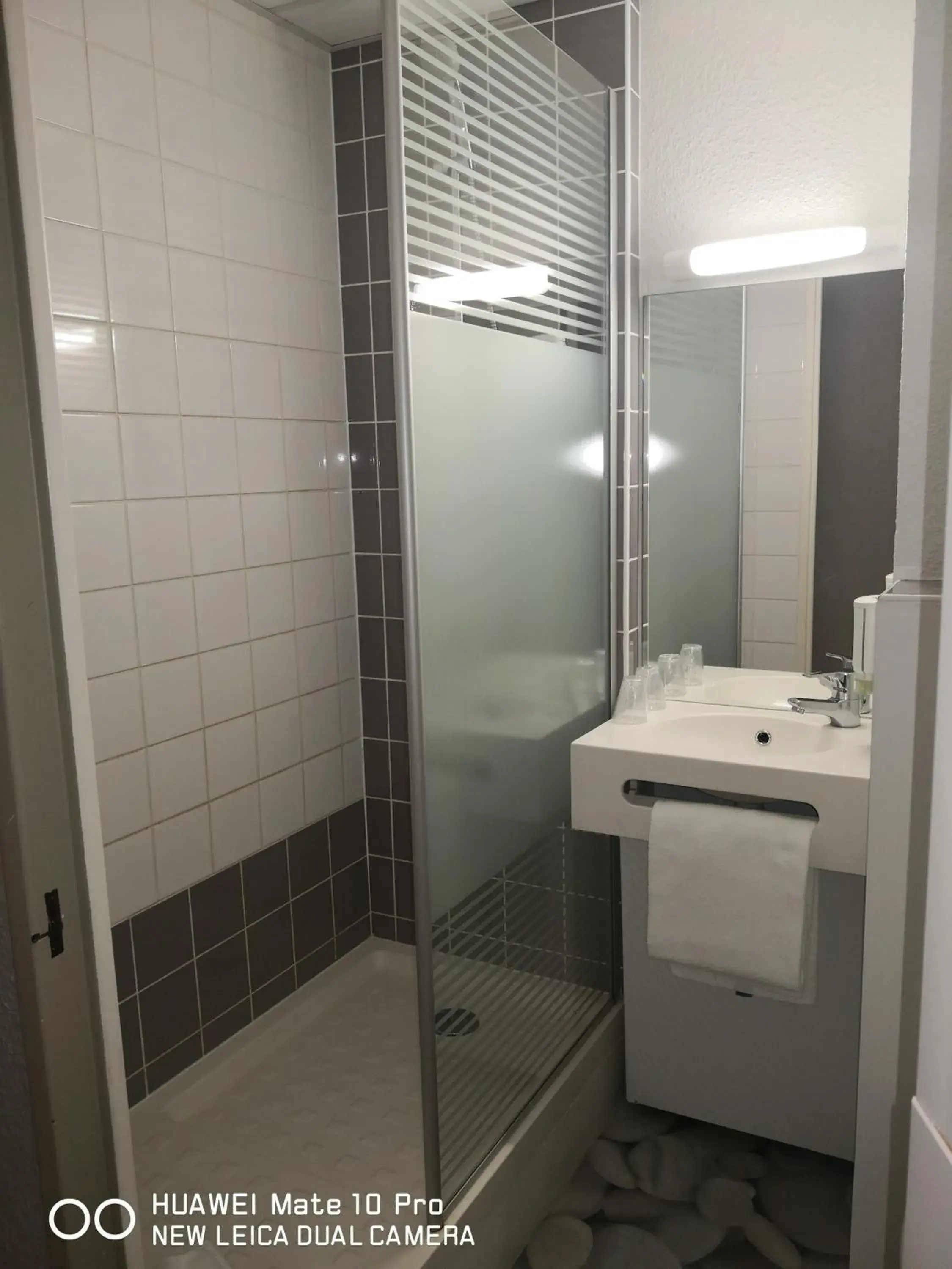 Shower, Bathroom in Ibis Budget Cergy St Christophe