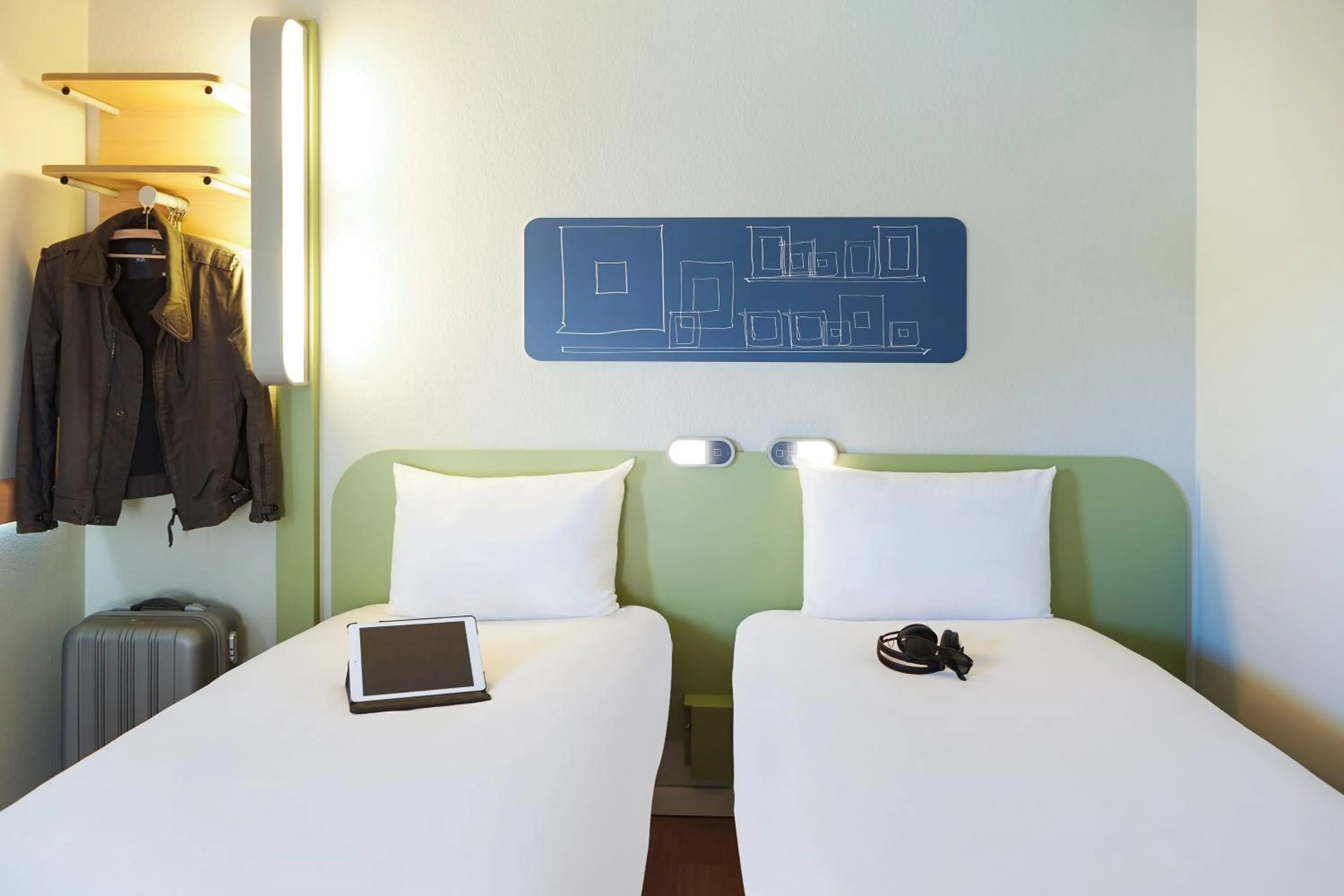 Bedroom, Bed in Ibis Budget Cergy St Christophe