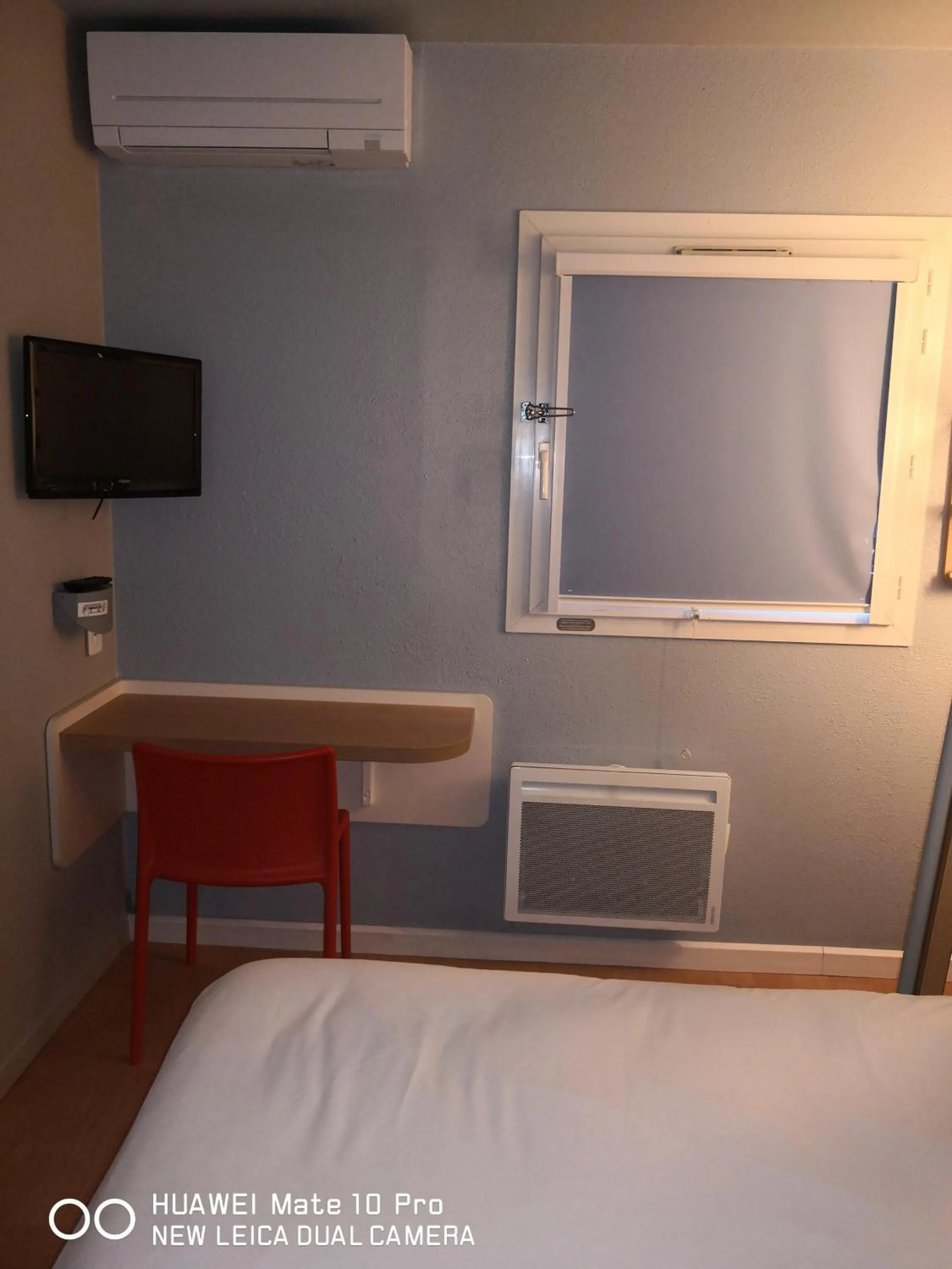 TV and multimedia, Bed in Ibis Budget Cergy St Christophe