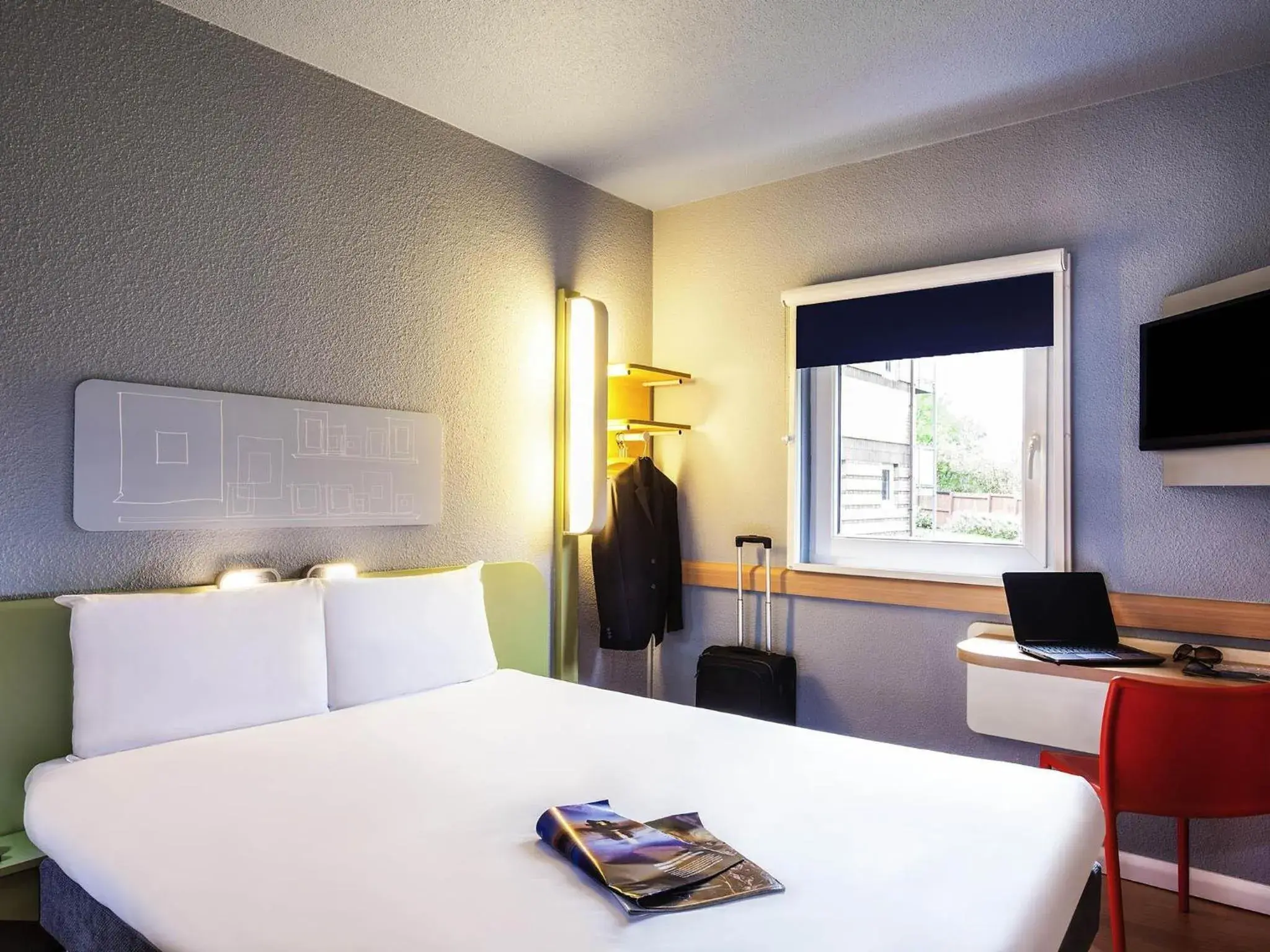 Bedroom, Bed in Ibis Budget Cergy St Christophe Bedroom, Bed in Ibis Budget Cergy St Christophe