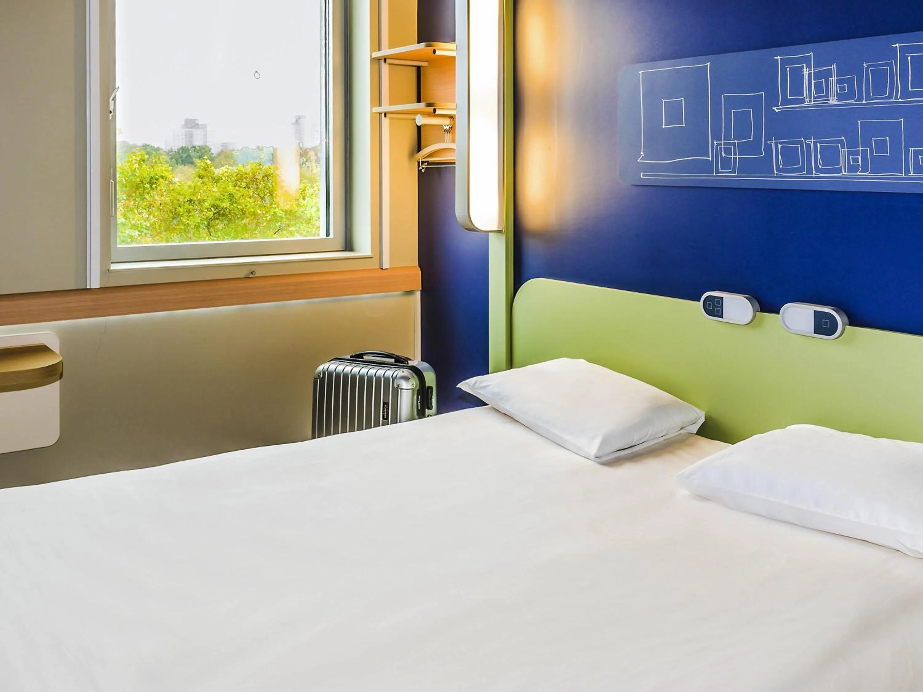Bedroom, Bed in Ibis Budget Cergy St Christophe