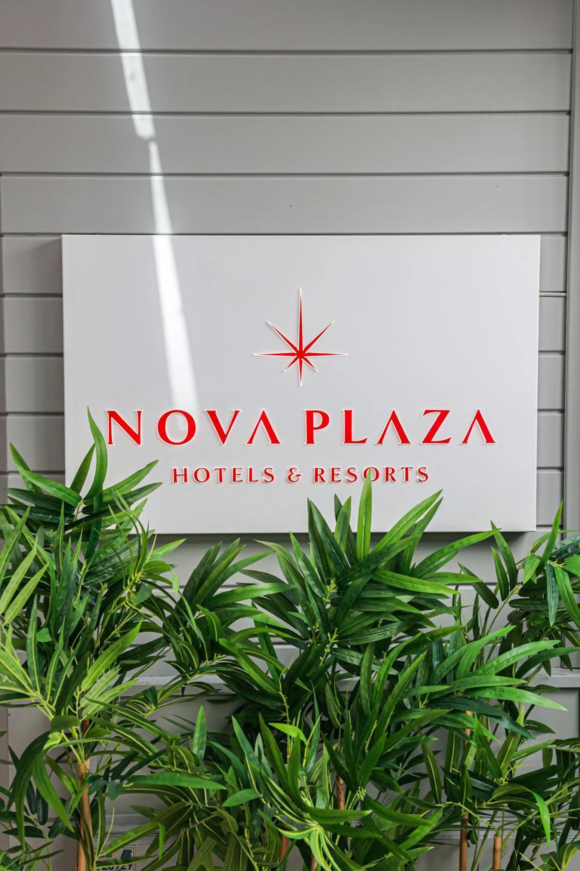 Facade/entrance in Nova Plaza Park Hotel