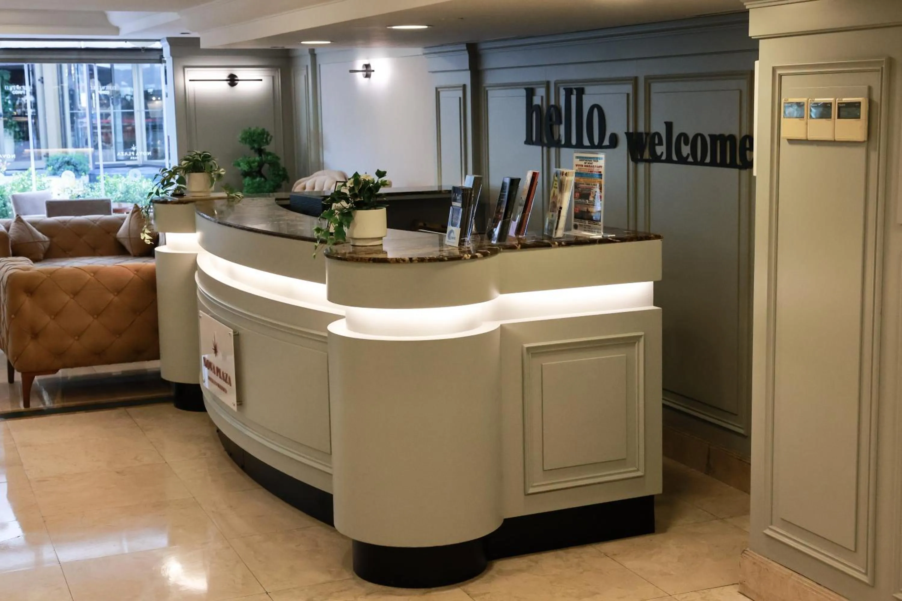 Lobby or reception in Nova Plaza Park Hotel
