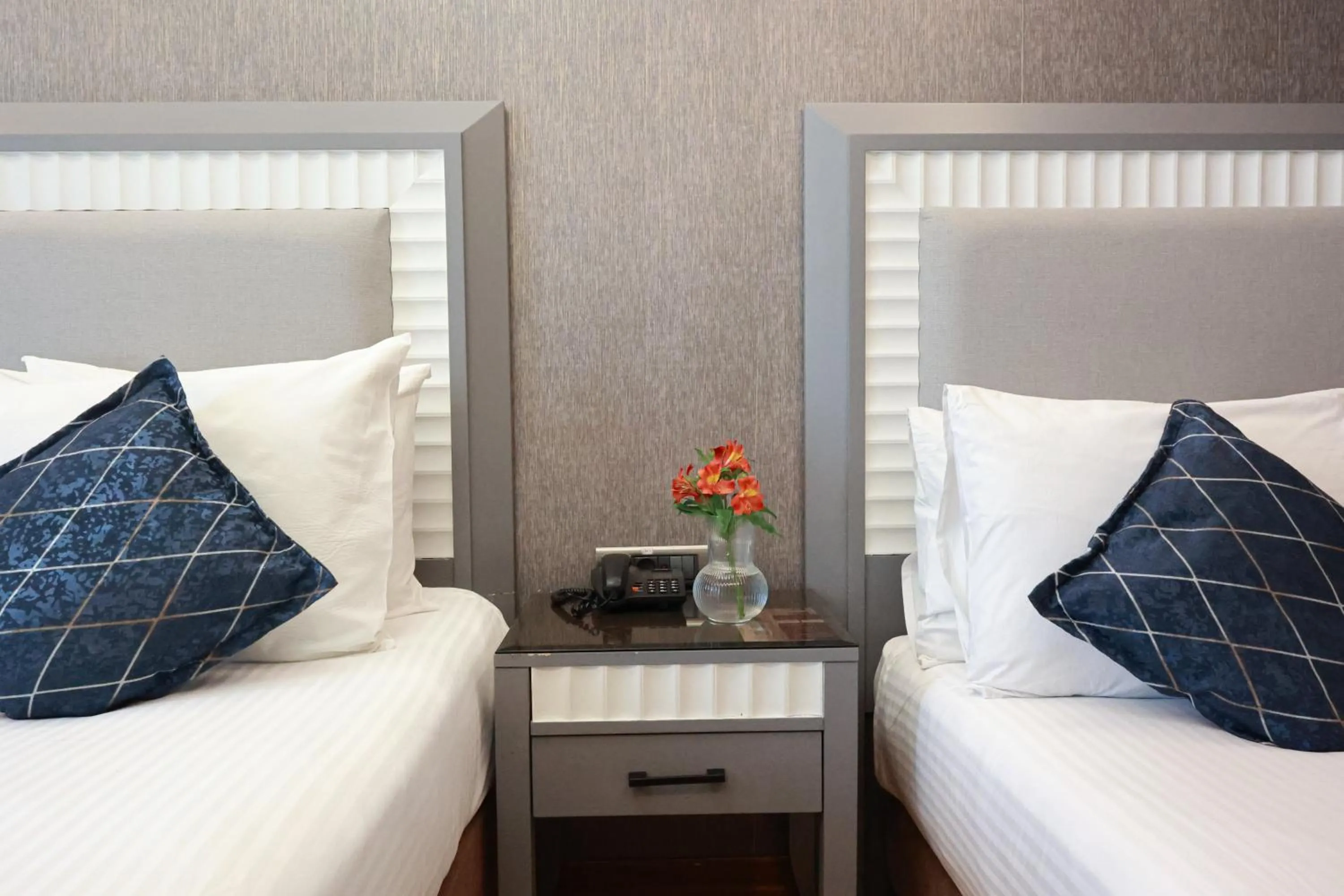 Bed in Nova Plaza Park Hotel