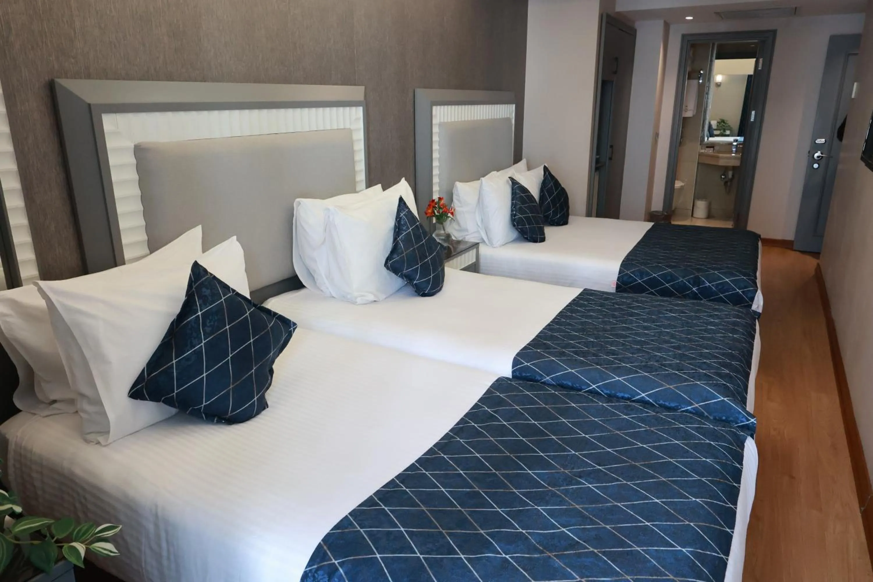 Bed in Nova Plaza Park Hotel