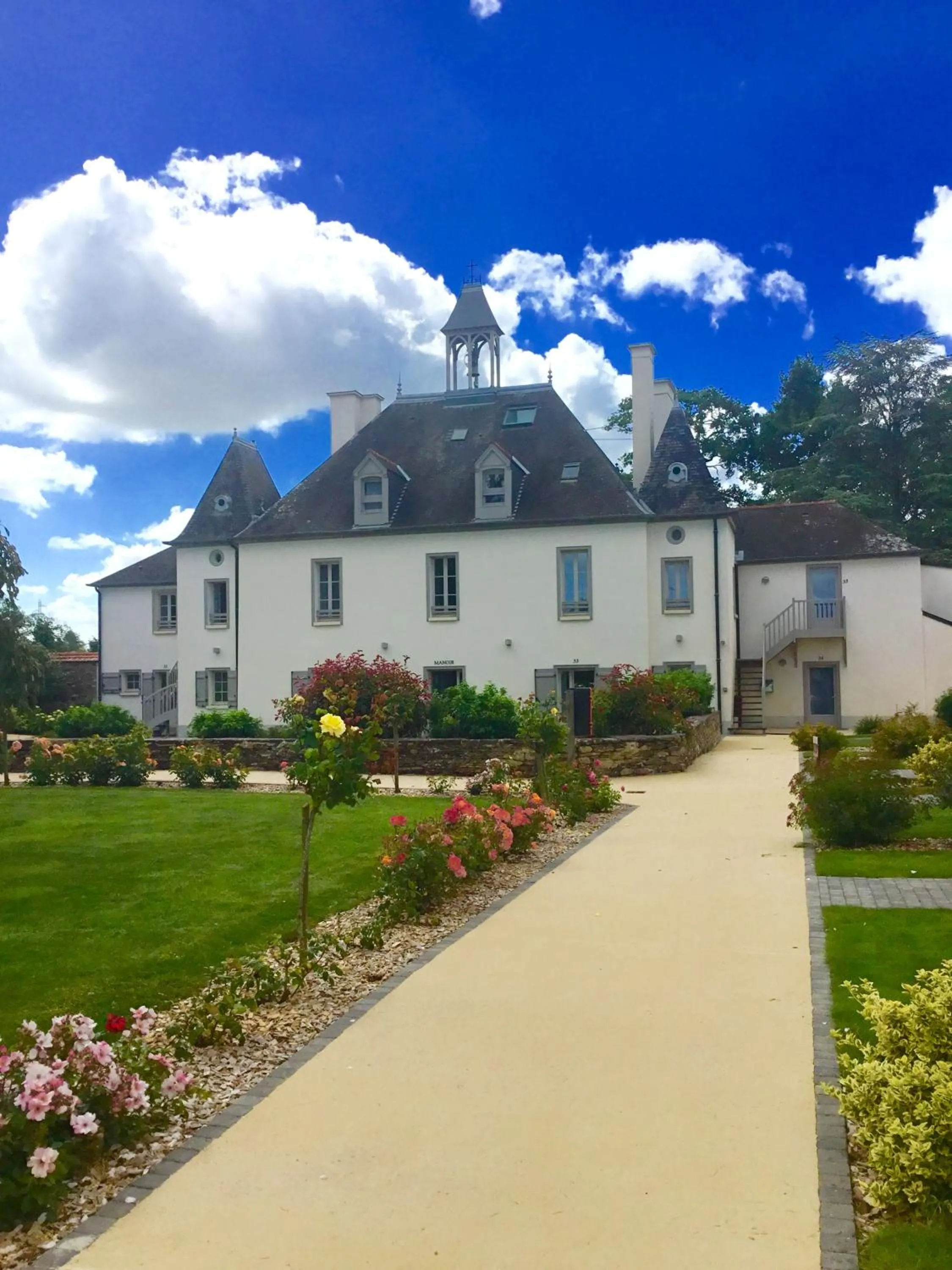 Property building in La Pommeraie