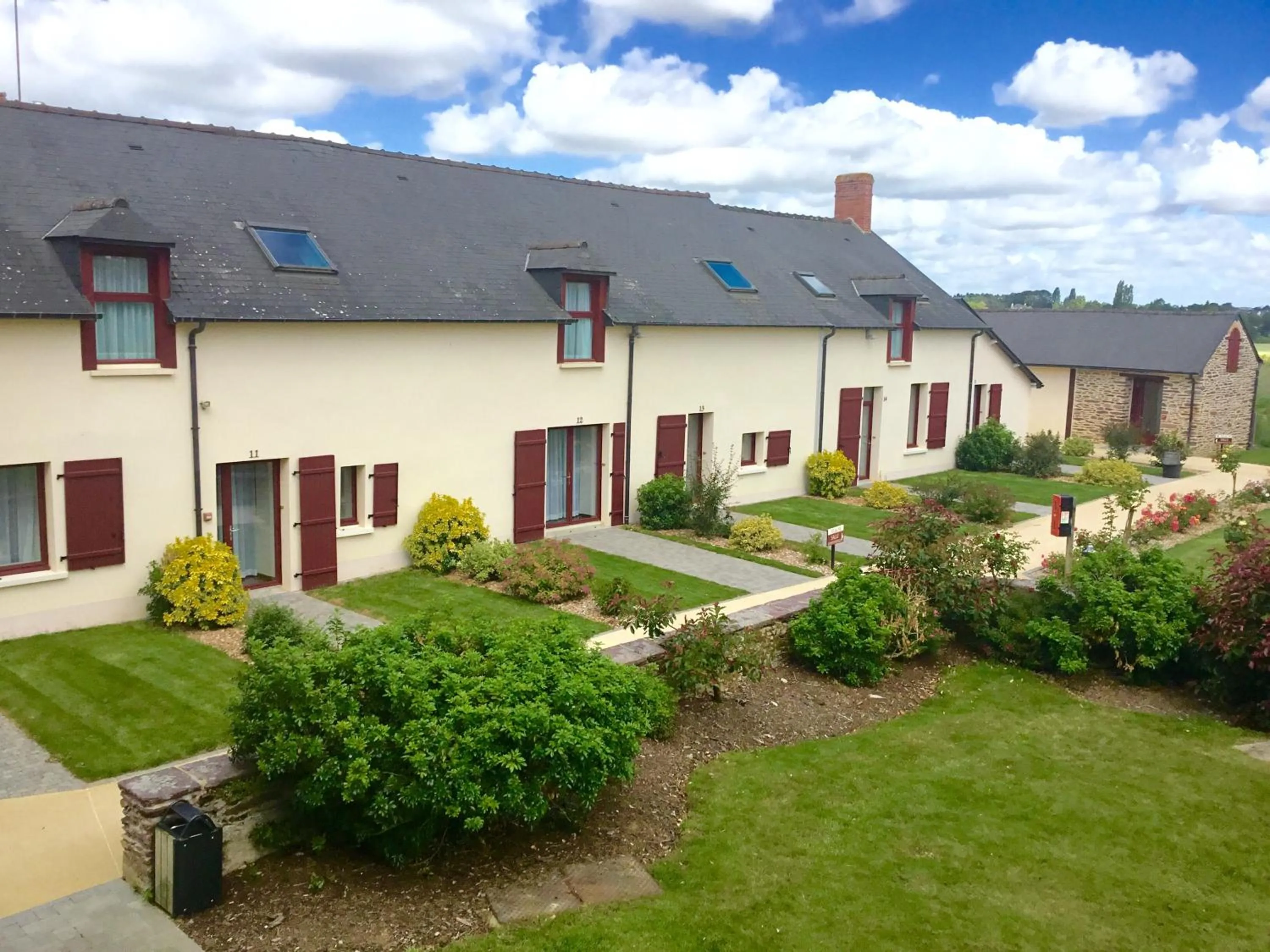 Garden view in La Pommeraie