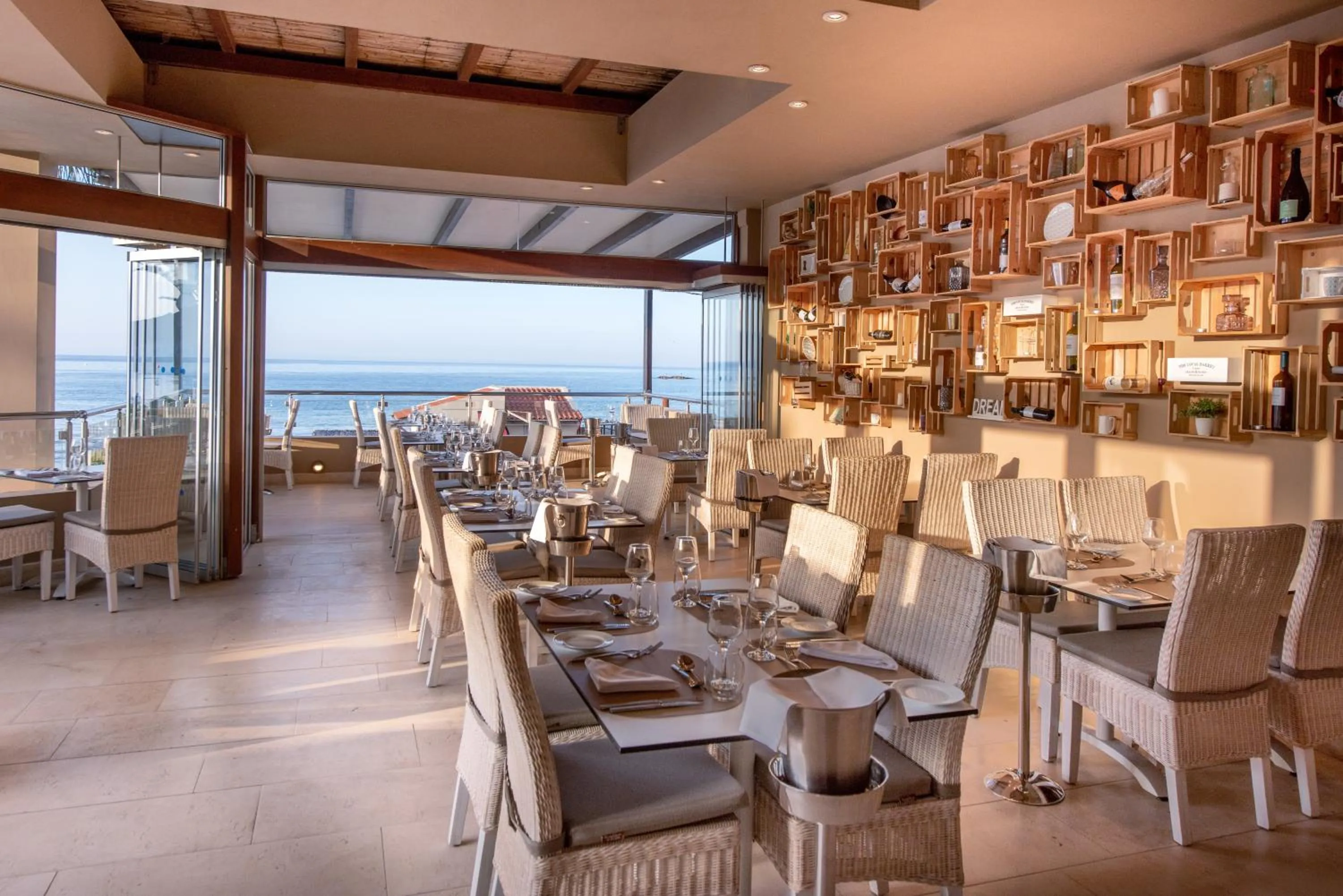 Restaurant/places to eat in Blue Sea Beach Affiliated By Melia