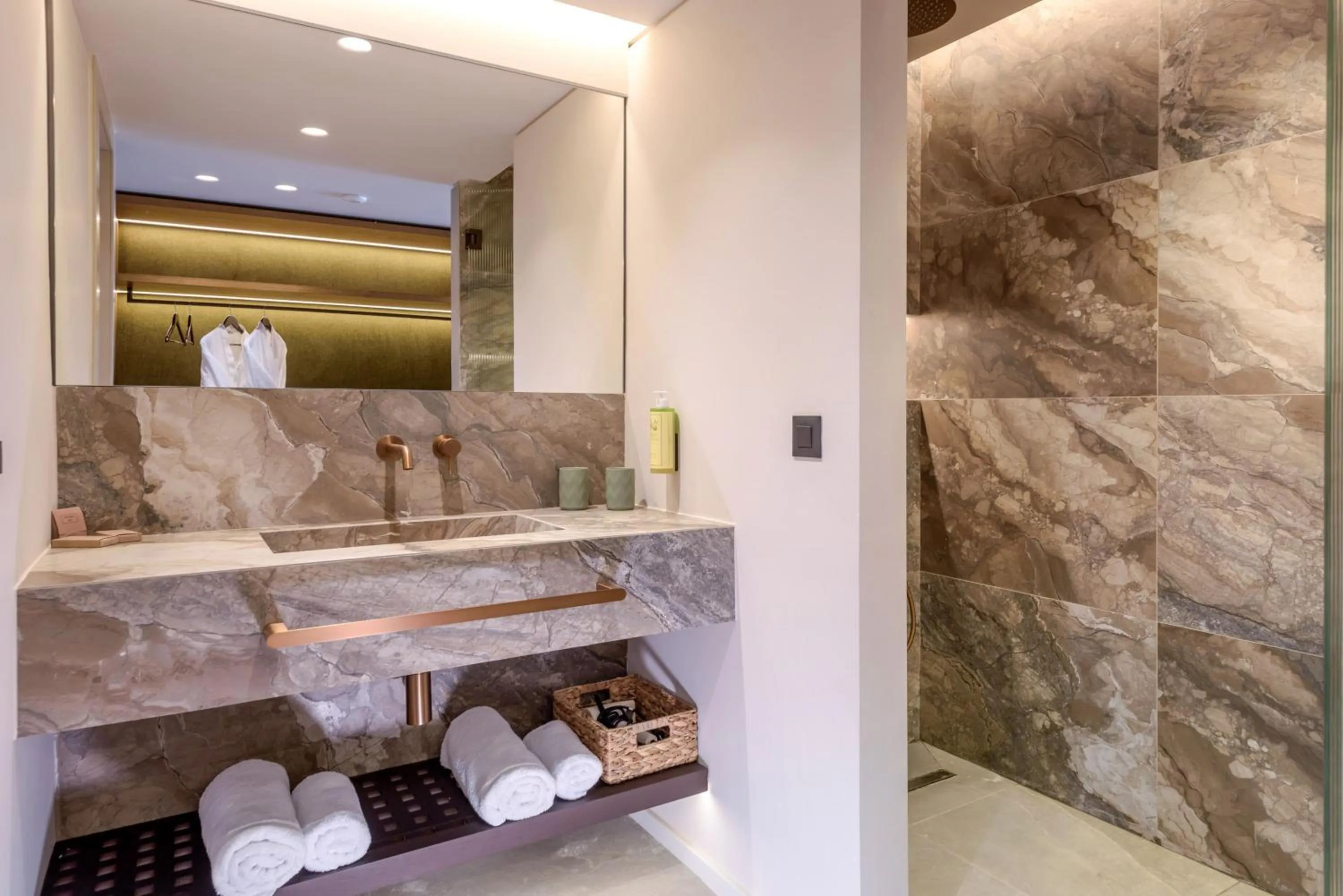 Bathroom in Hotel Blue Sea Beach Affiliated by Meliá