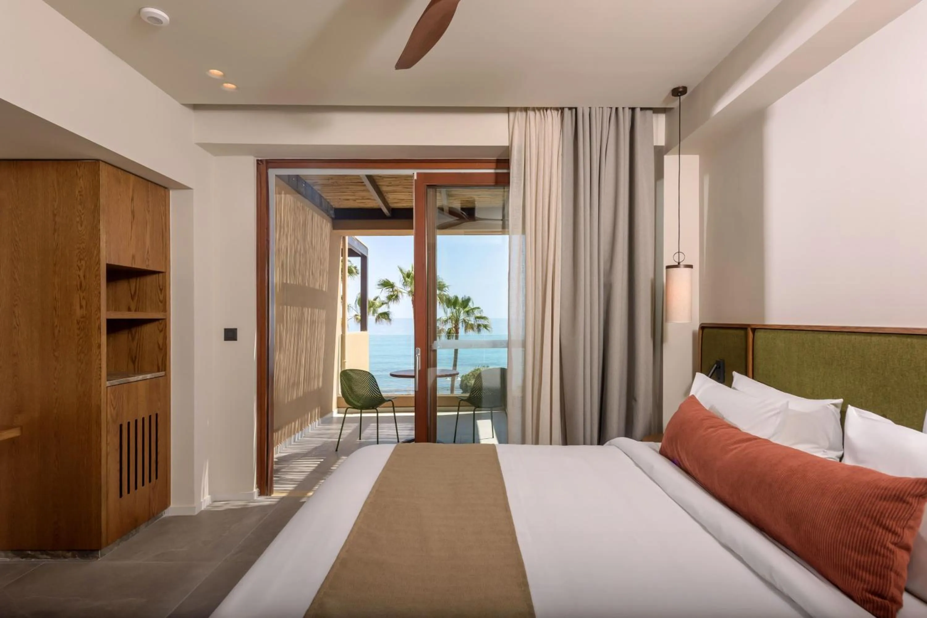 Property building, Bed in Hotel Blue Sea Beach Affiliated by Meliá