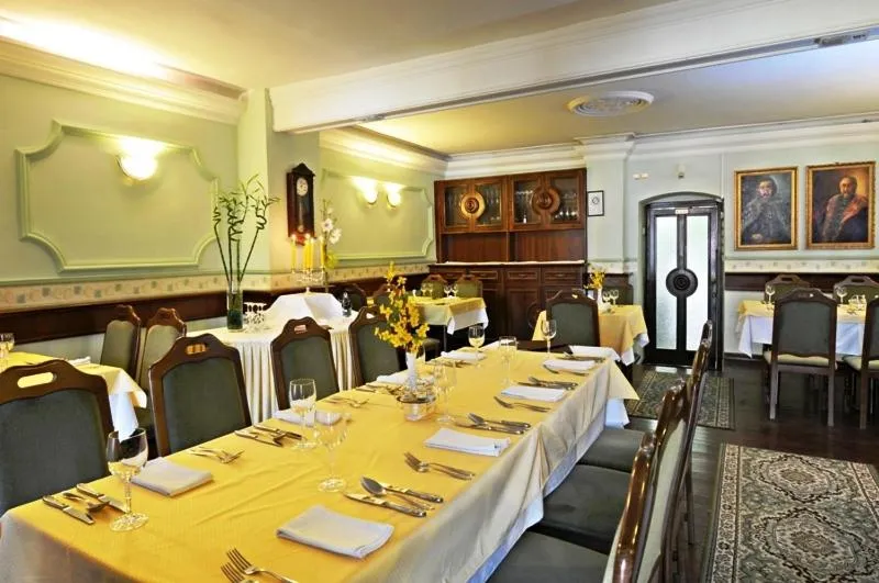 Restaurant/places to eat in GARNI -Hotel Barbakan