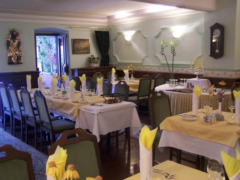 Restaurant/places to eat in GARNI -Hotel Barbakan