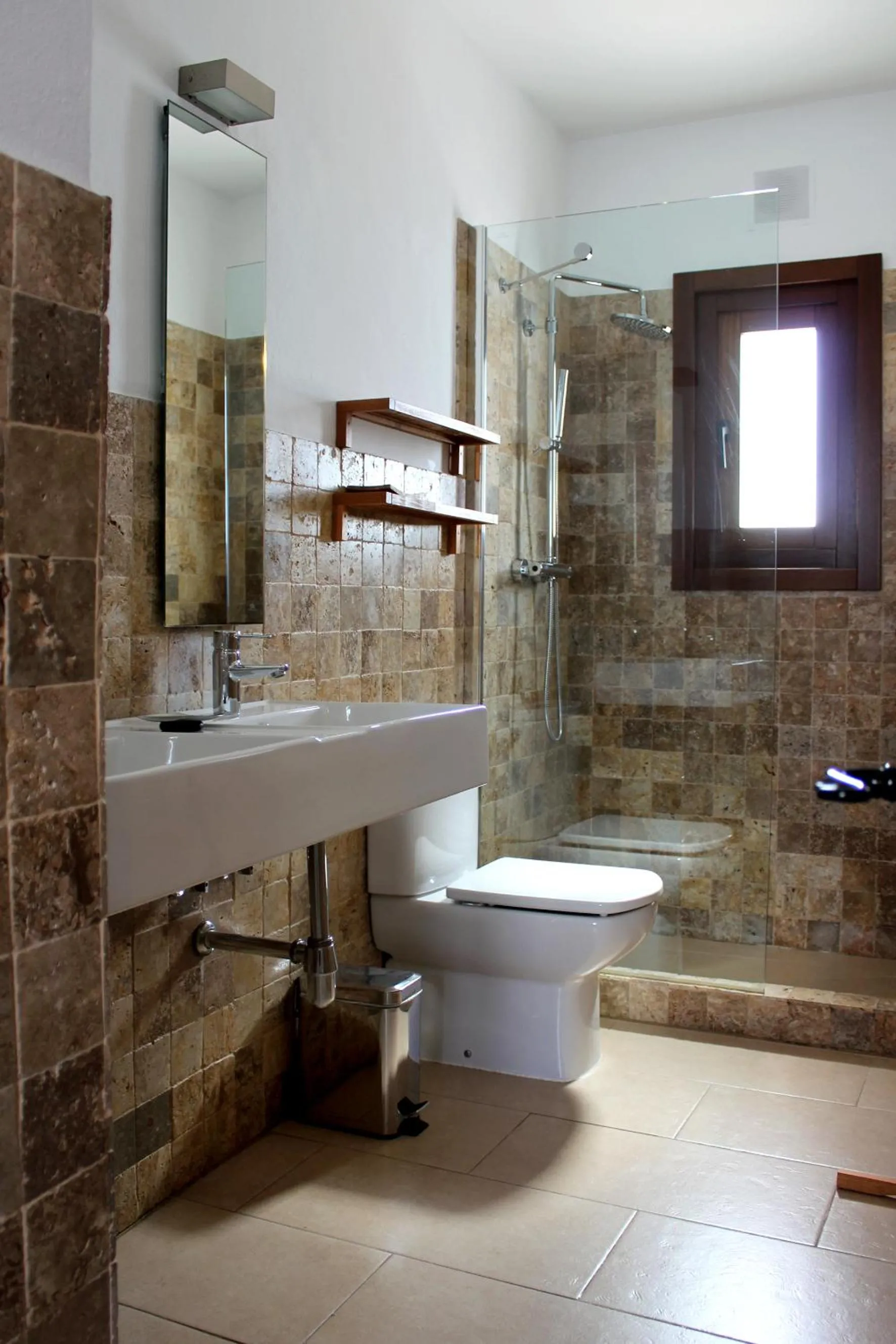 Bathroom in Hostal Extramuros