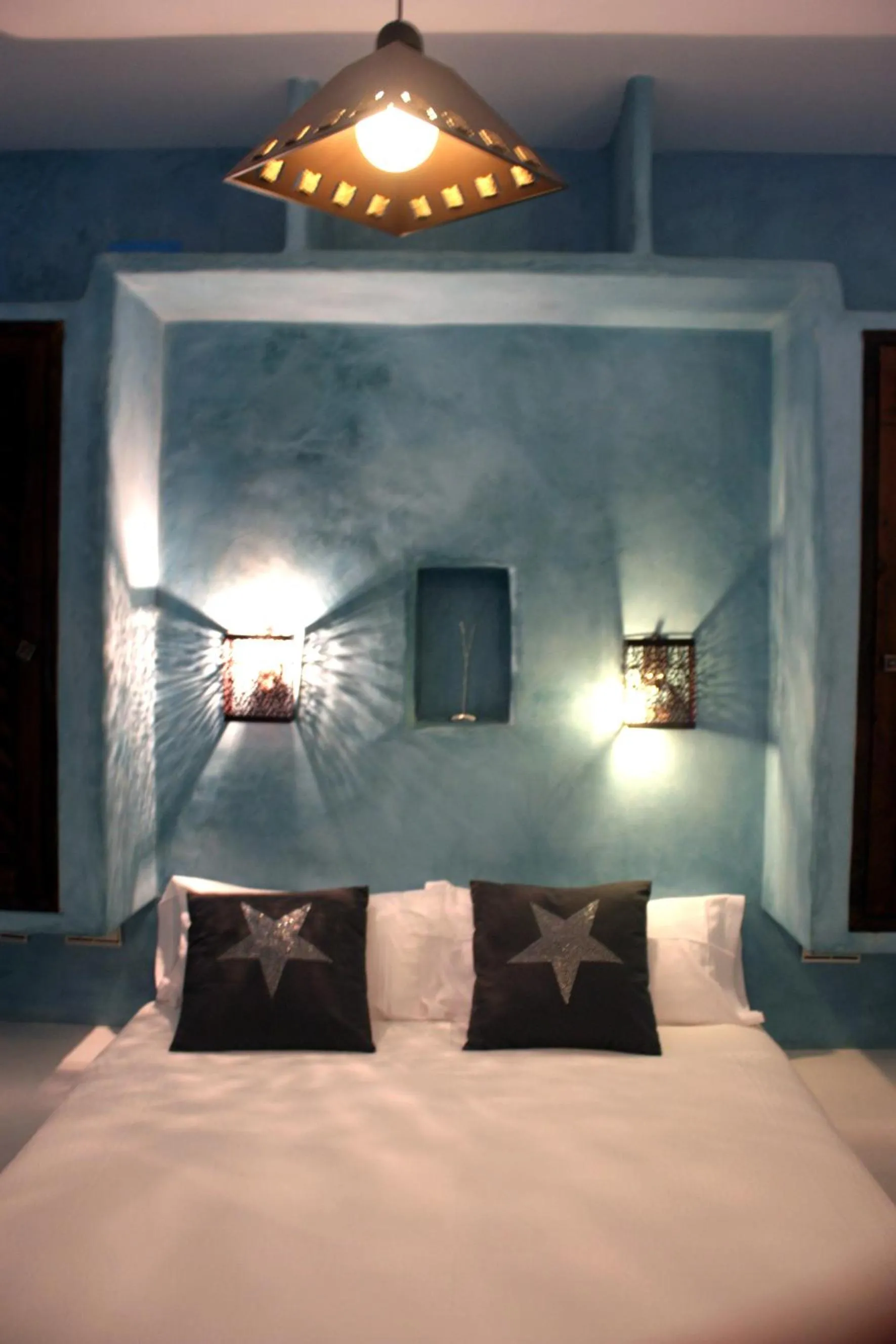 Decorative detail, Bed in Hostal Extramuros